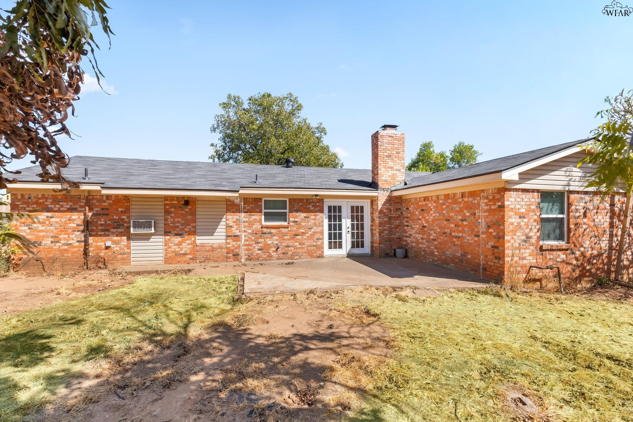 1133 W LOUISA AVENUE