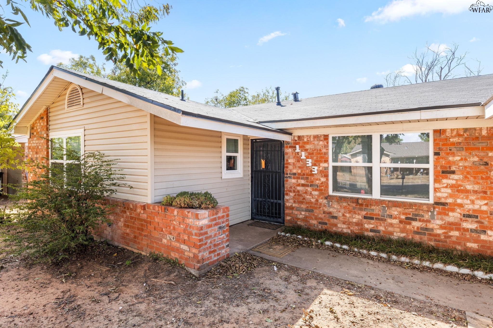 1133 W LOUISA AVENUE