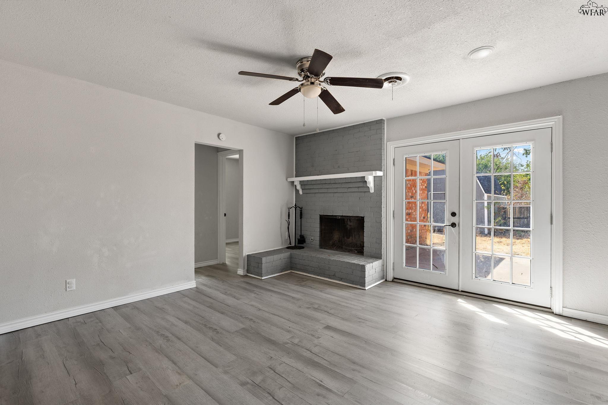 1133 W LOUISA AVENUE