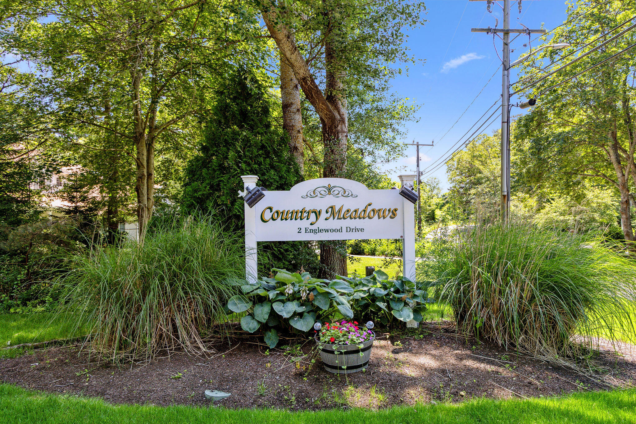 2 Englewood Drive # 6 Unit: F-6