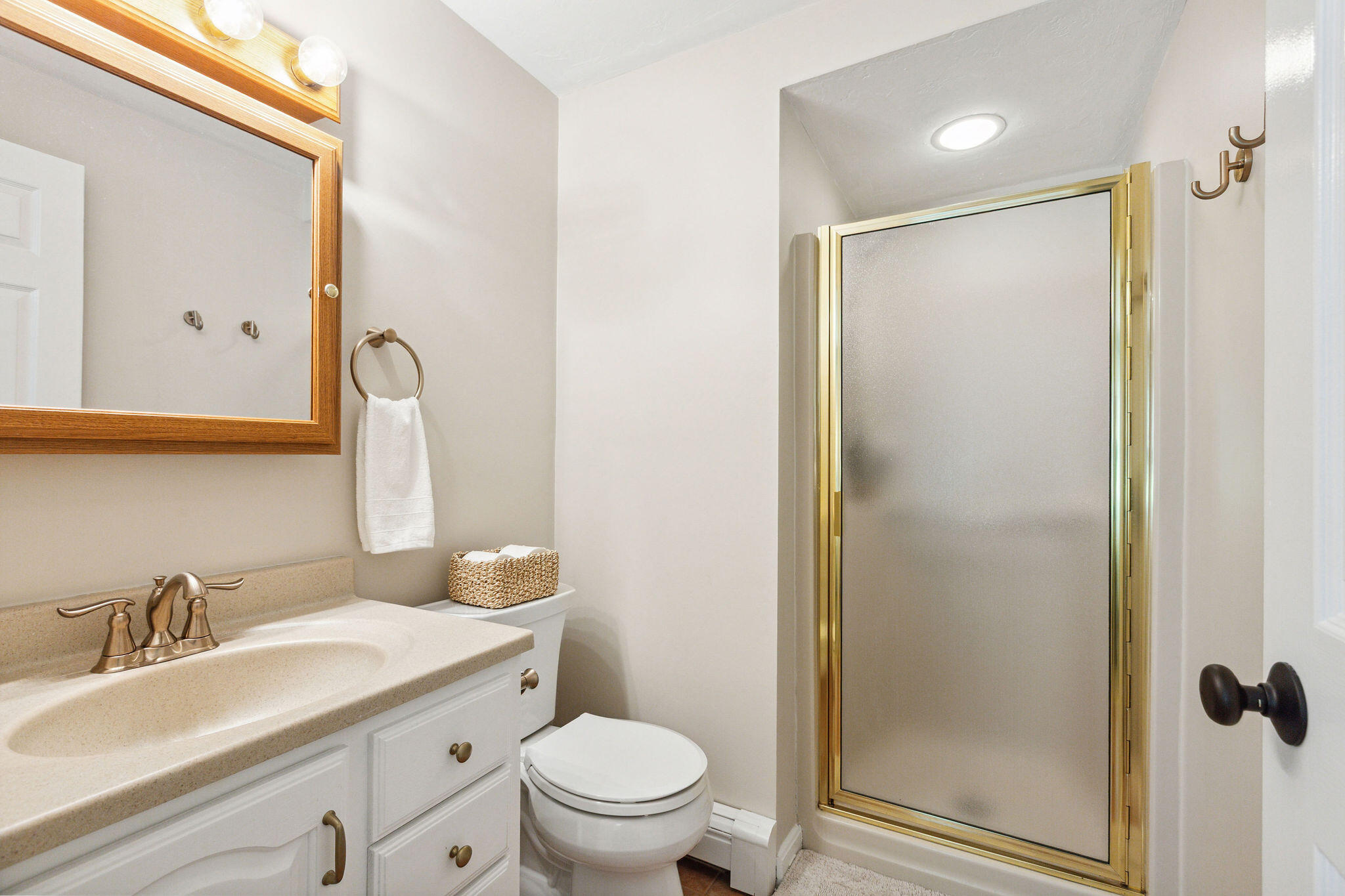 2 Englewood Drive # 6 Unit: F-6