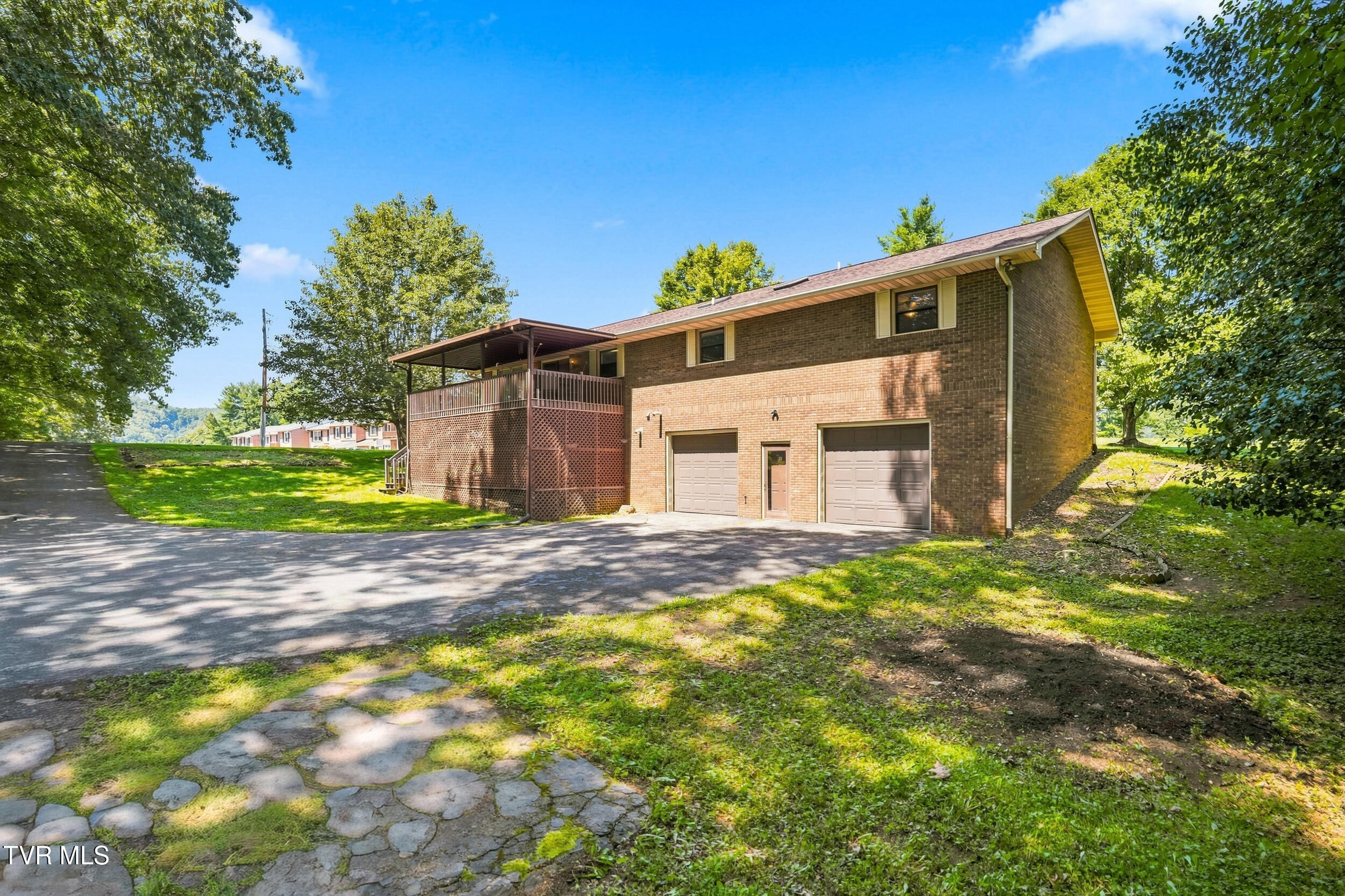 400 Overlook Drive