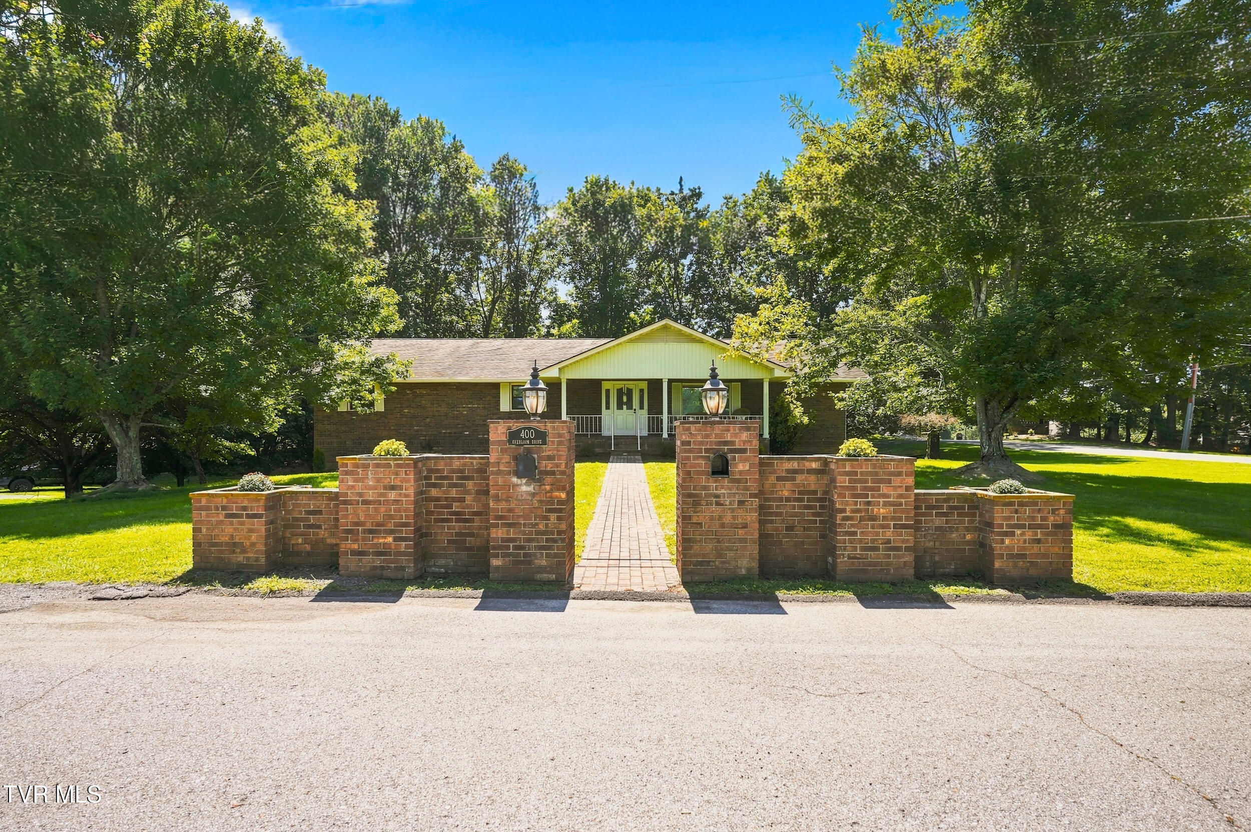 400 Overlook Drive