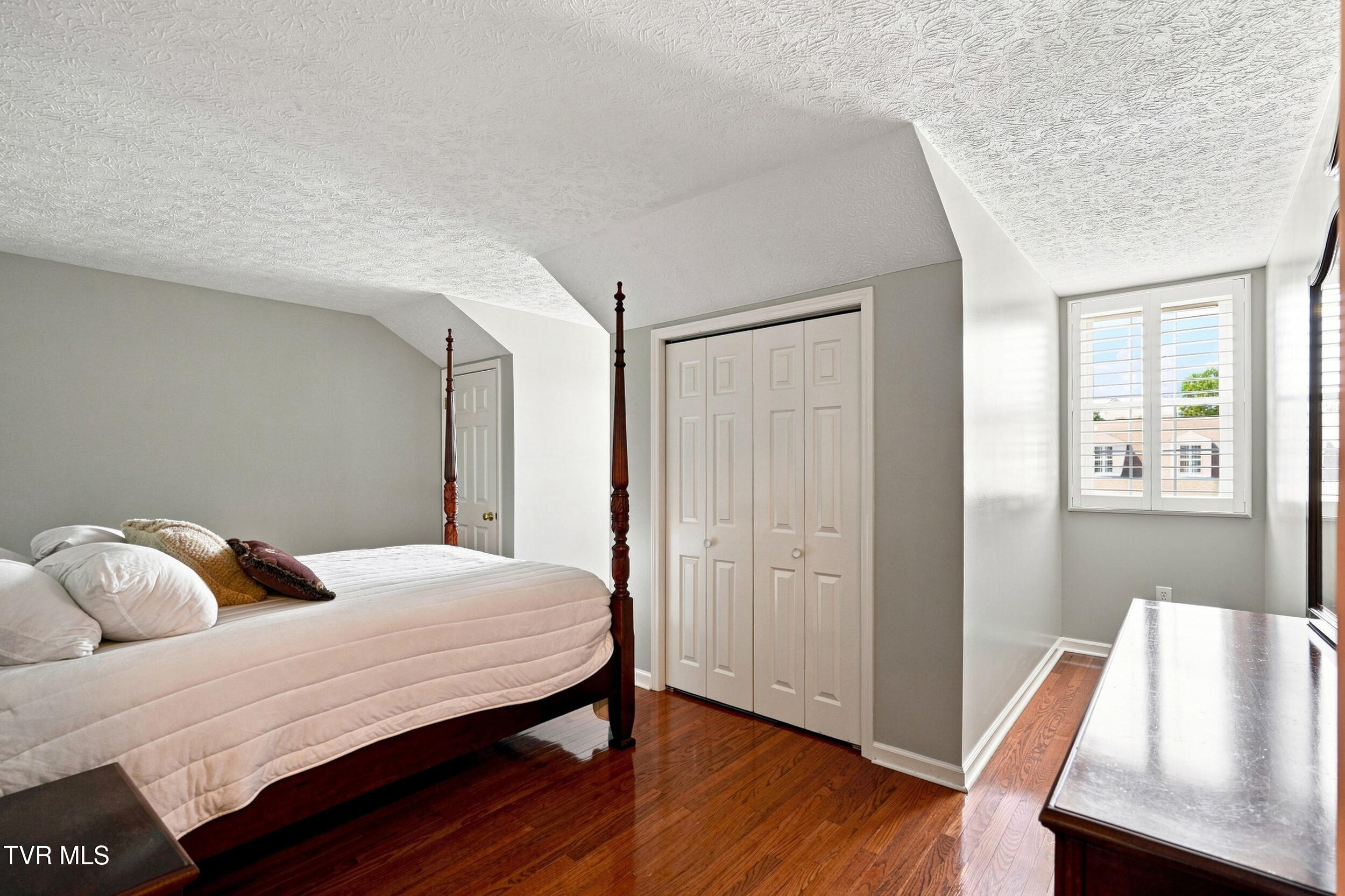 505 Hickory Road 505