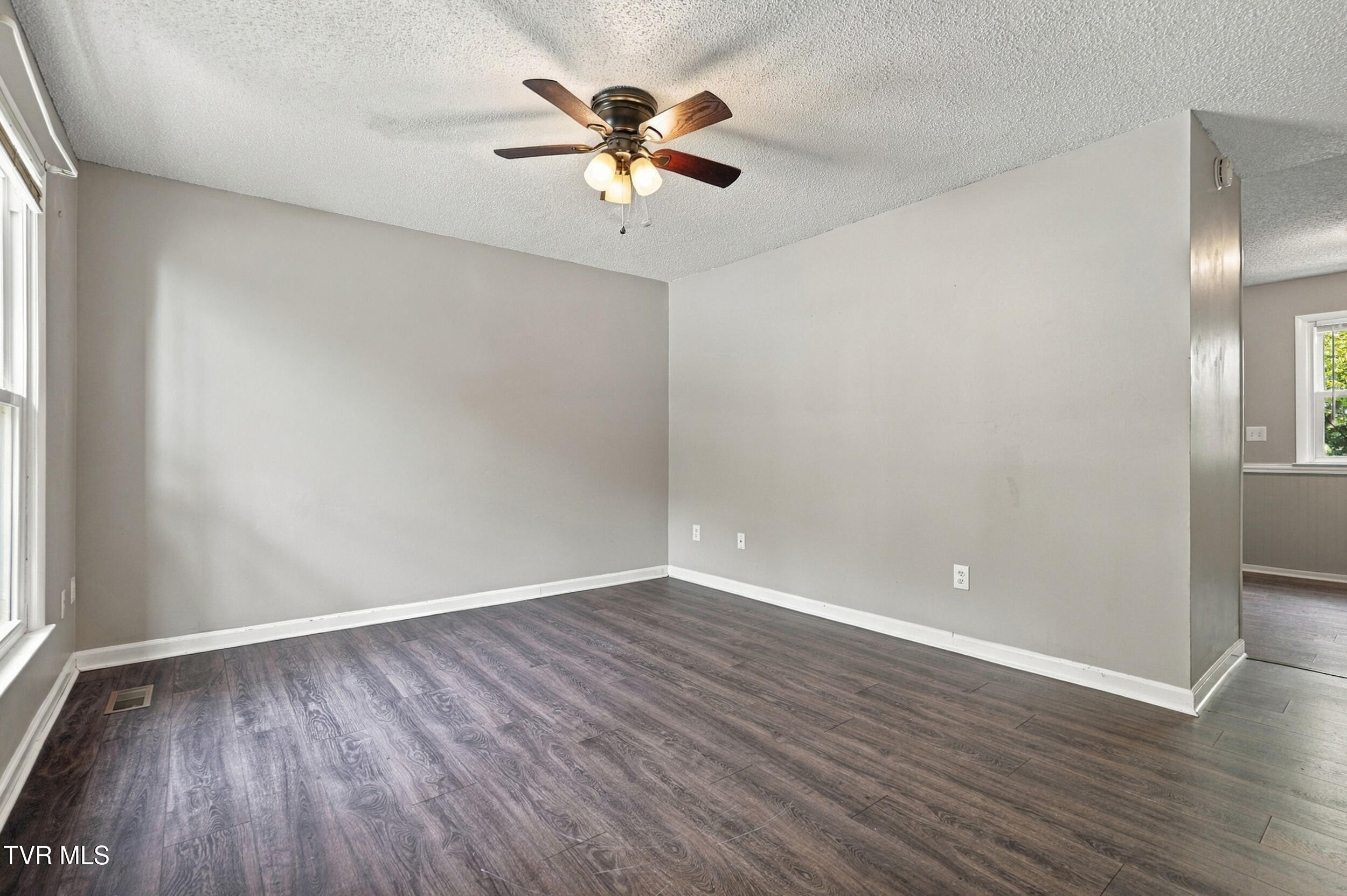 321 Emerald Drive 321