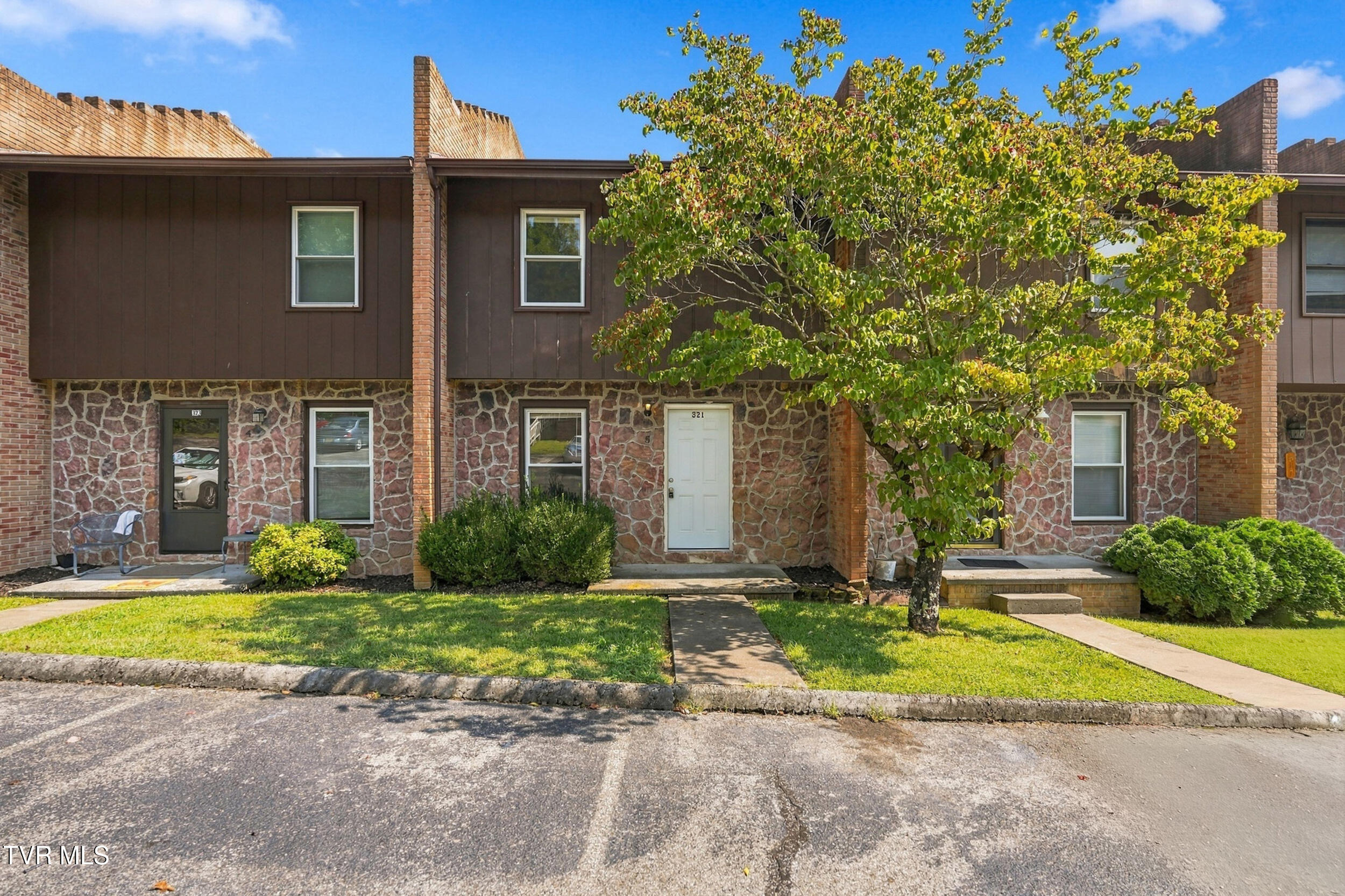 321 Emerald Drive 321