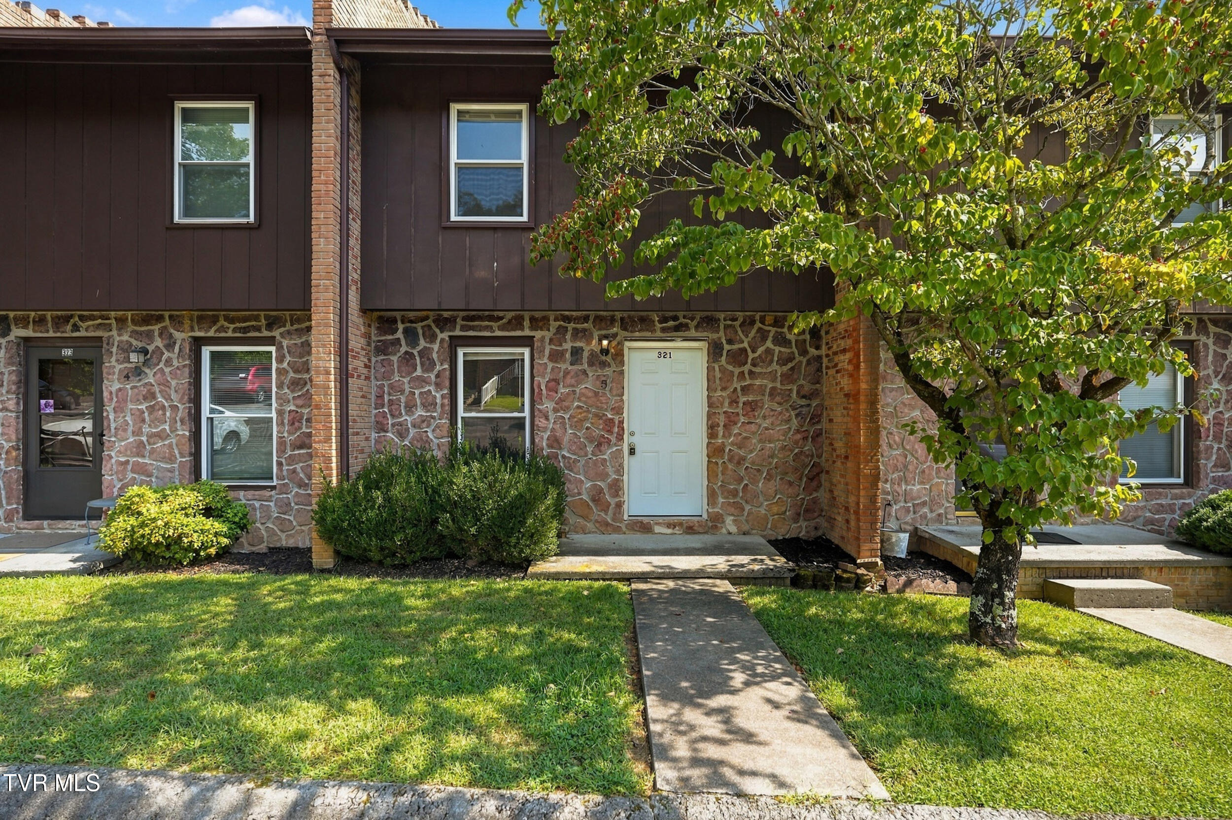 321 Emerald Drive 321