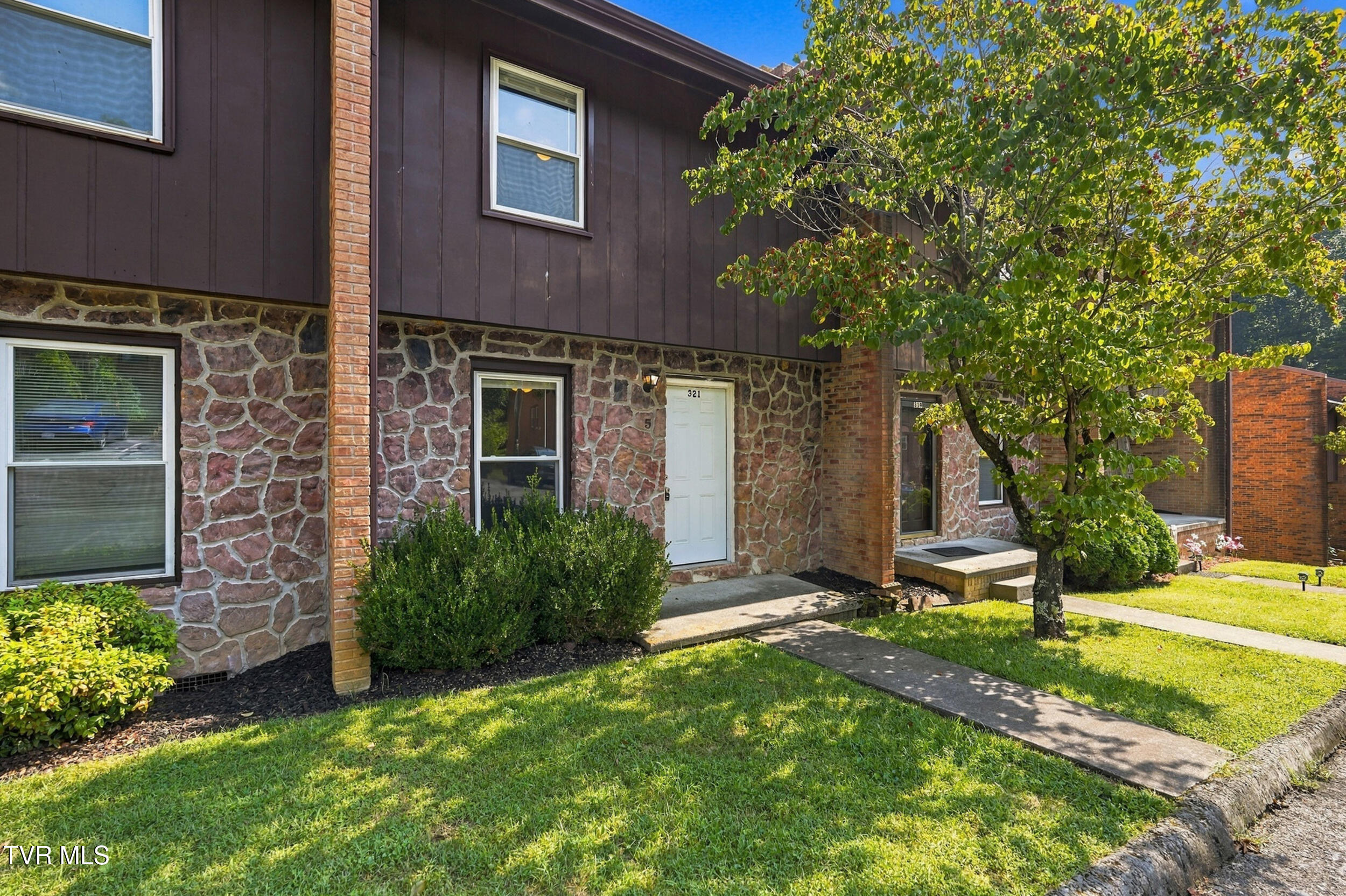 321 Emerald Drive 321