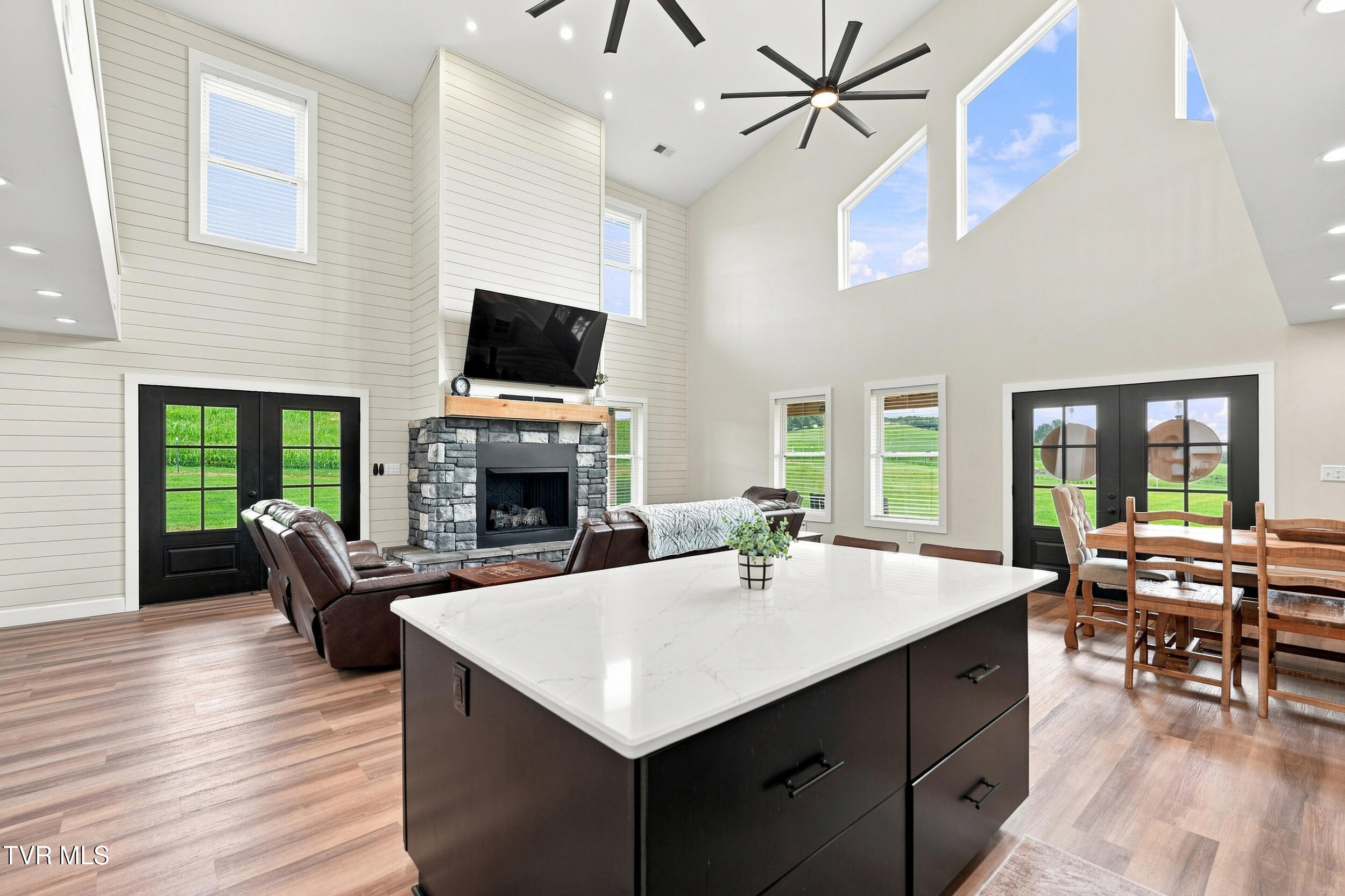 245 Hooker Road