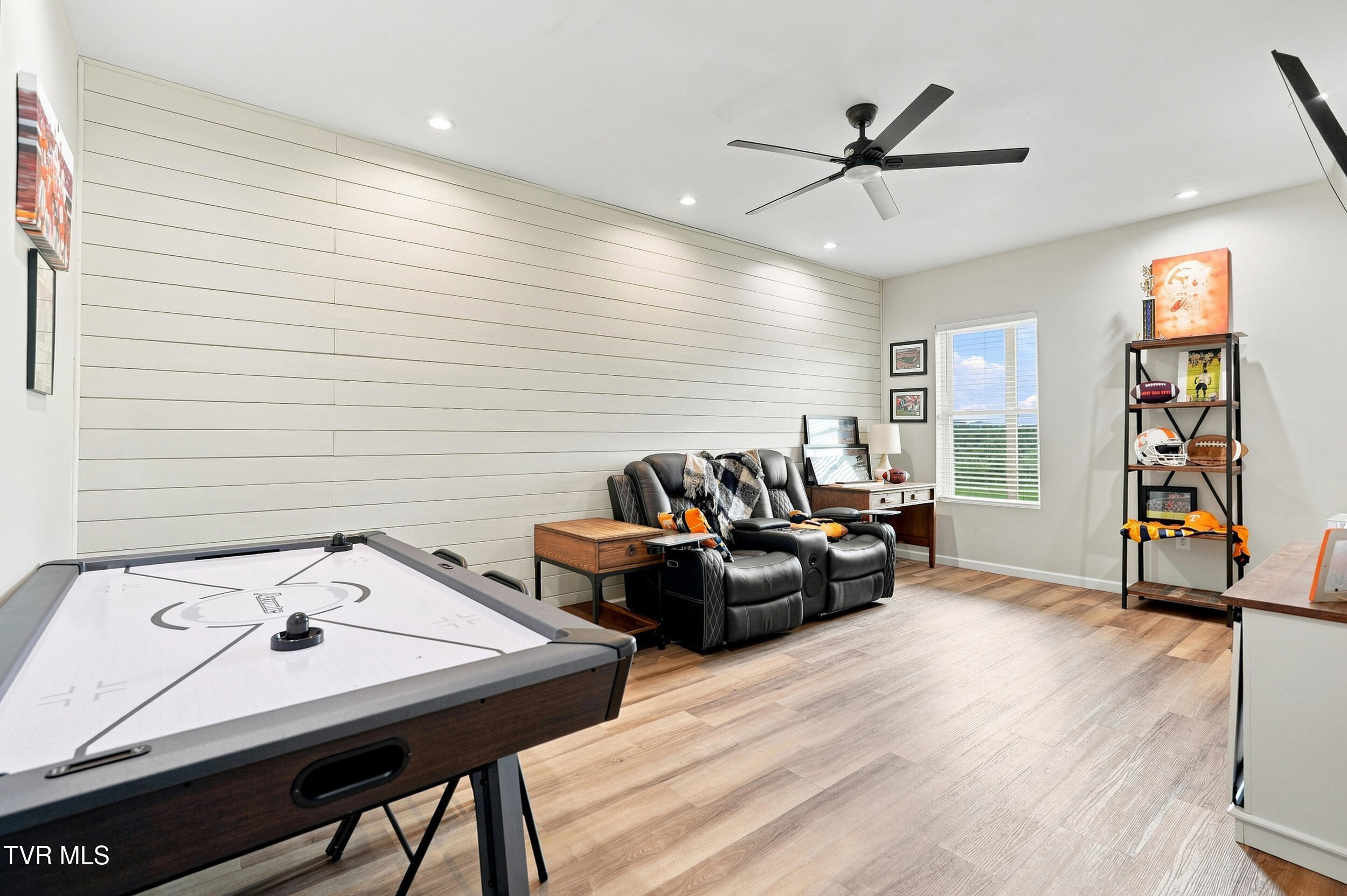245 Hooker Road