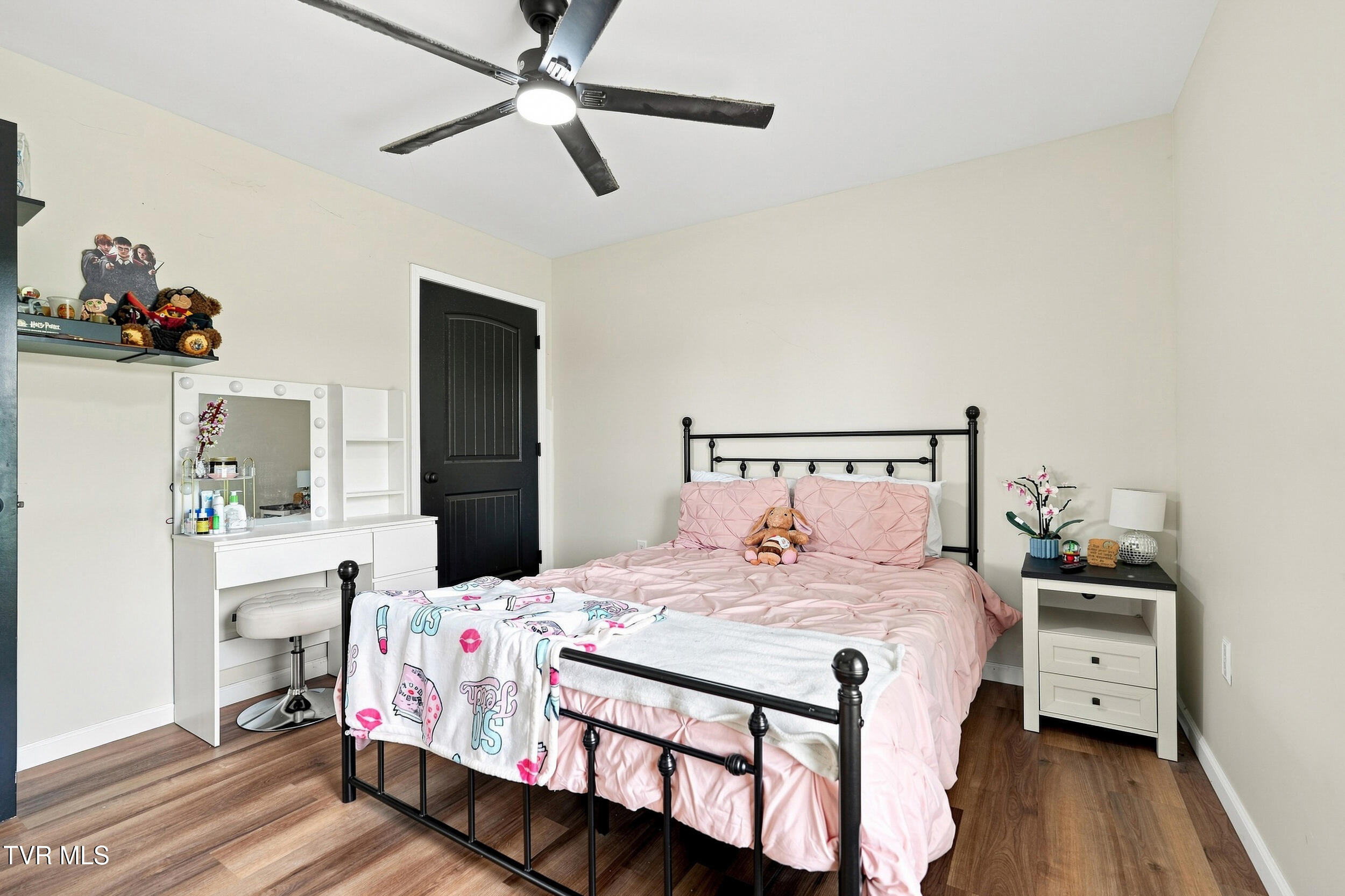 245 Hooker Road