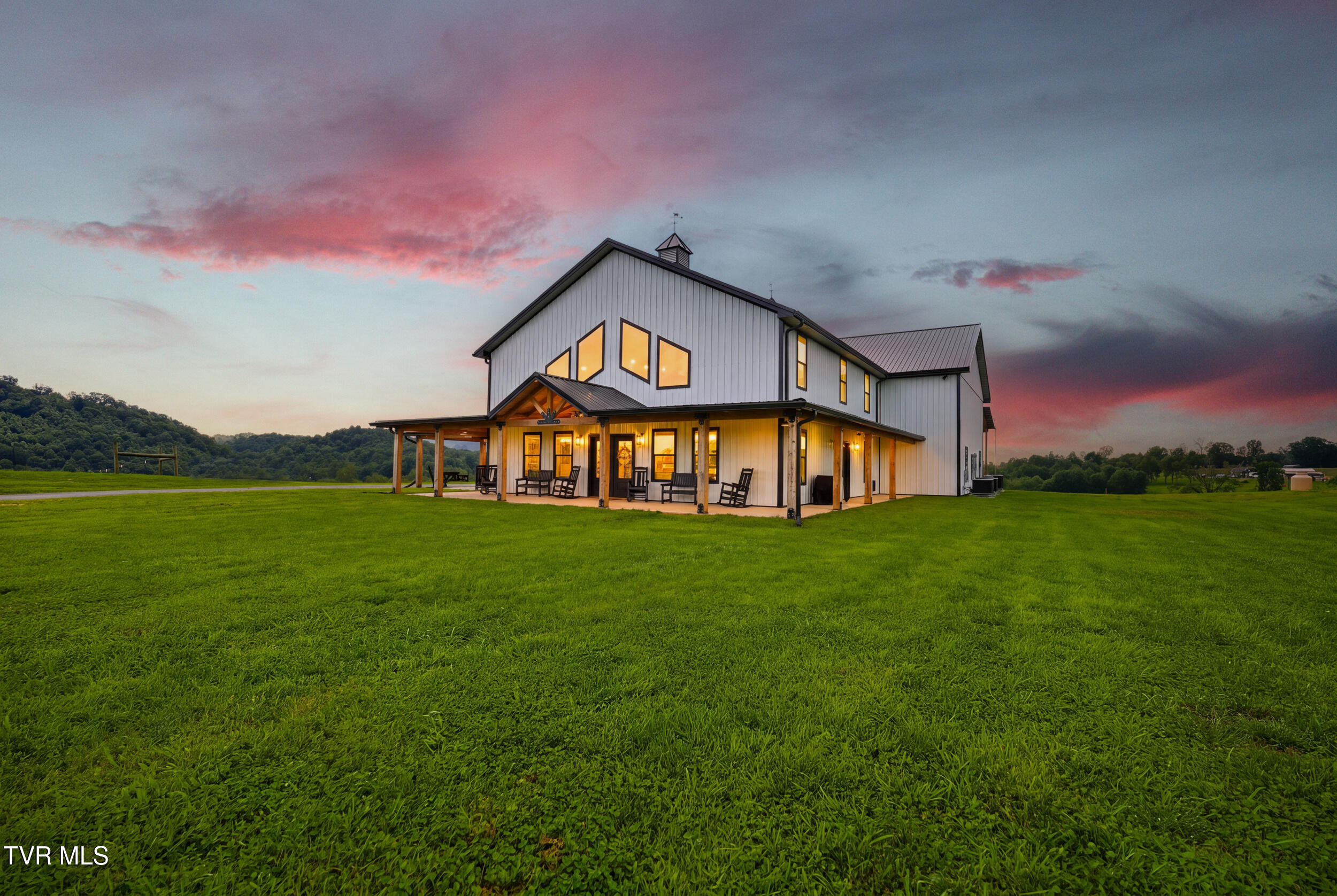 245 Hooker Road