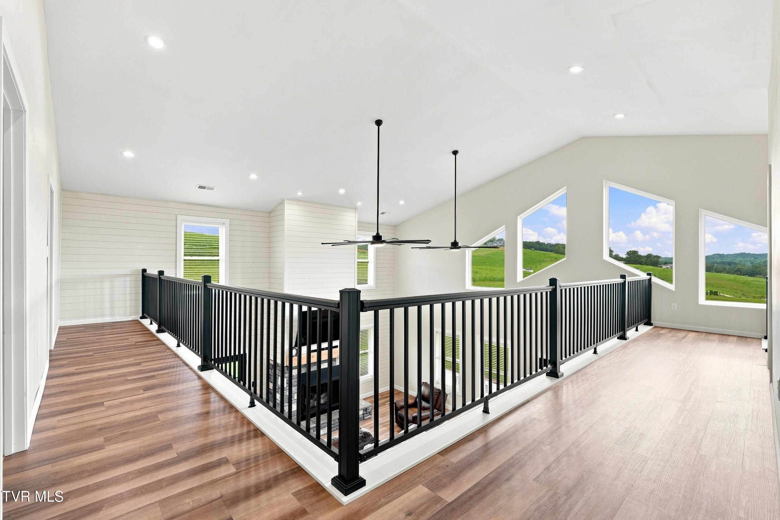 245 Hooker Road