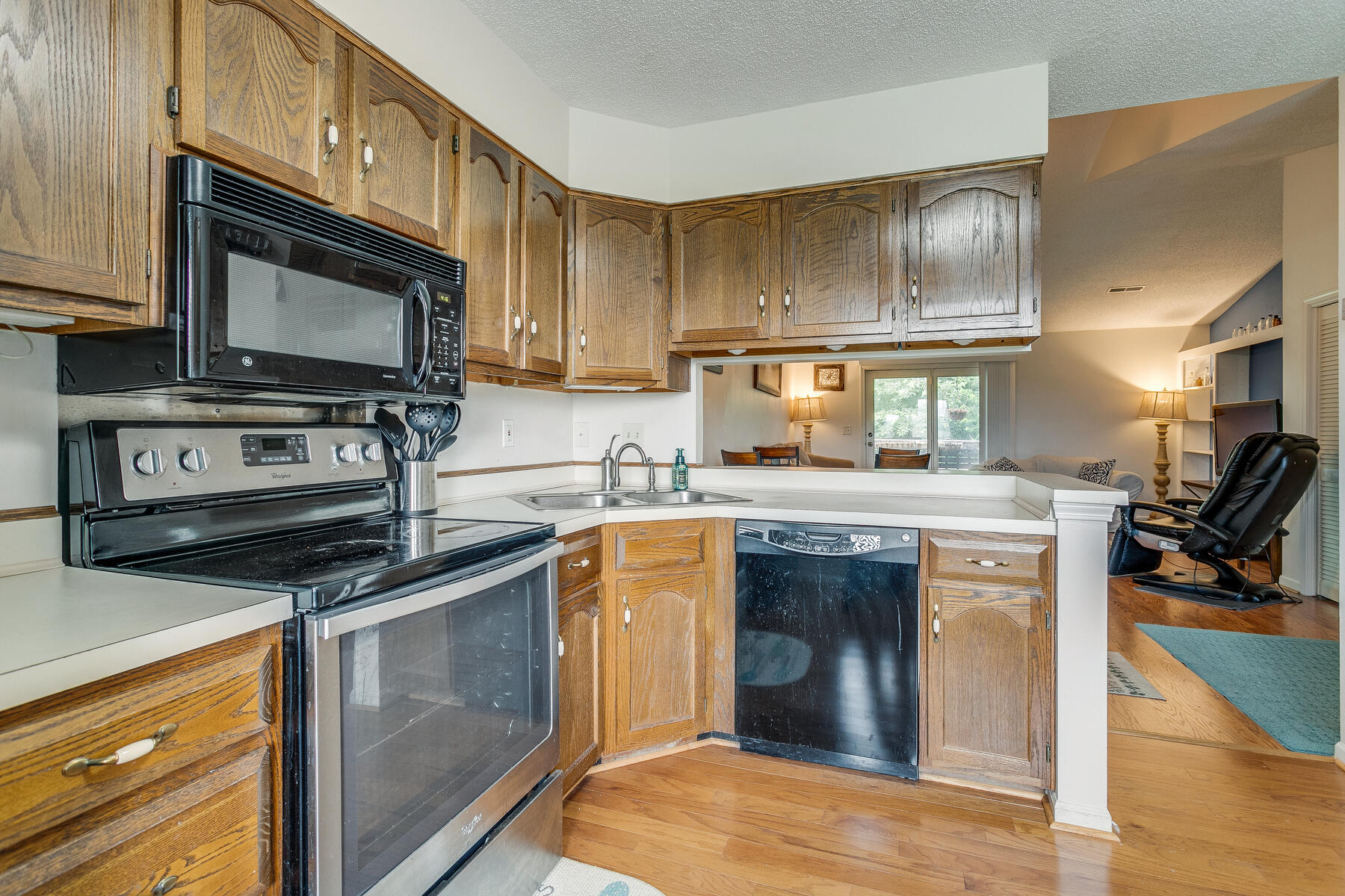 100 Wonderland Drive, 2c