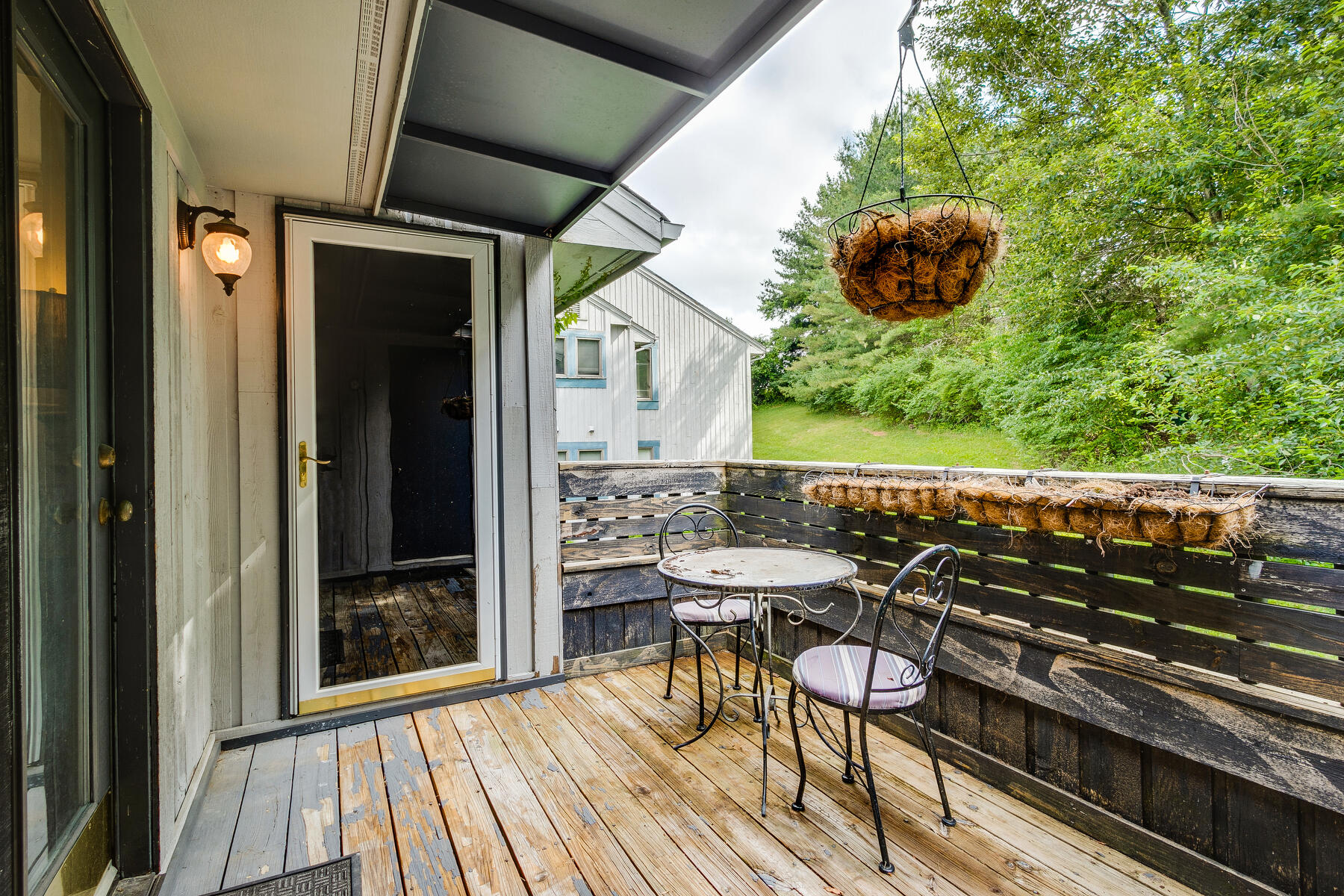 100 Wonderland Drive, 2c