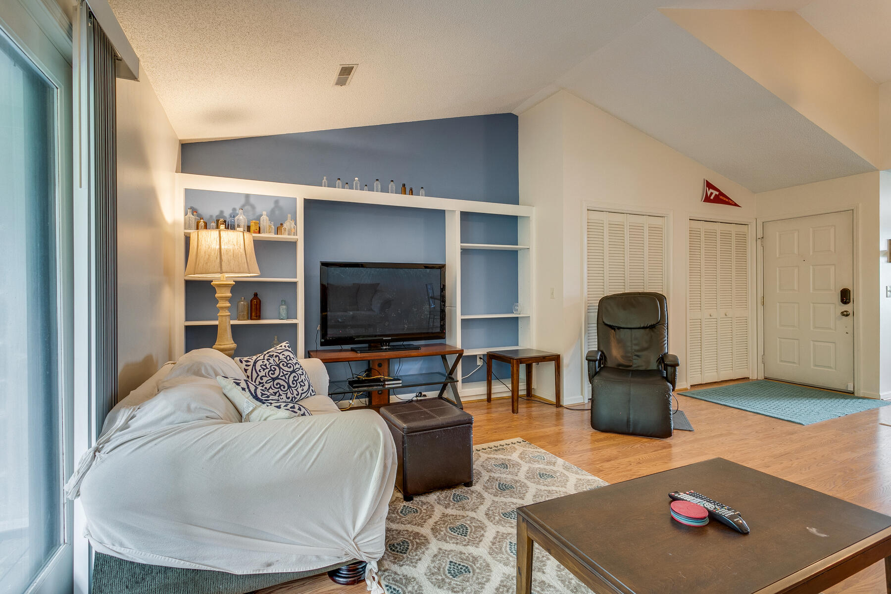 100 Wonderland Drive, 2c