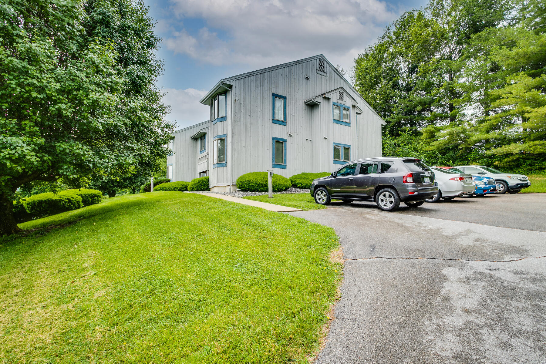 100 Wonderland Drive, 2c