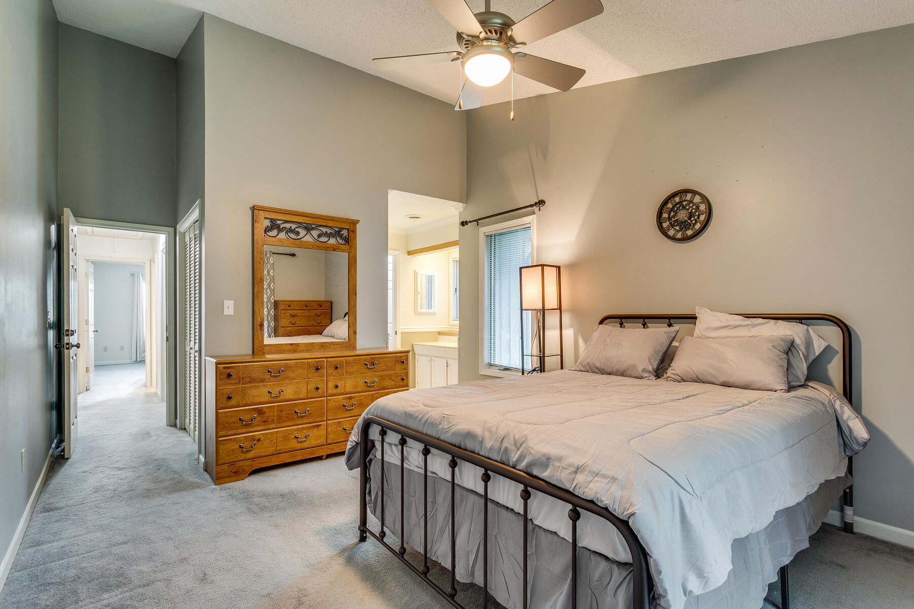 100 Wonderland Drive, 2c