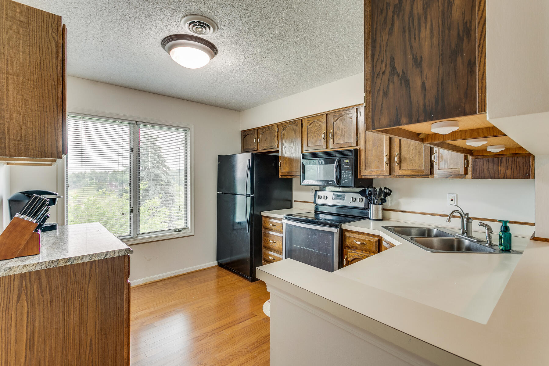 100 Wonderland Drive, 2c