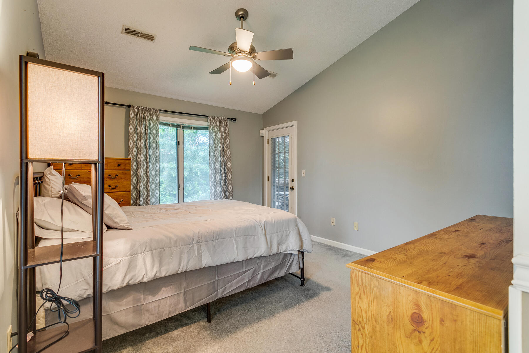 100 Wonderland Drive, 2c