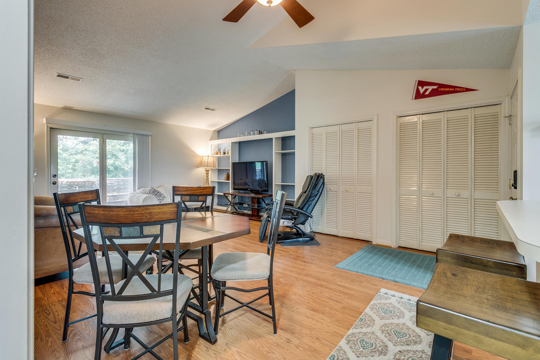 100 Wonderland Drive, 2c