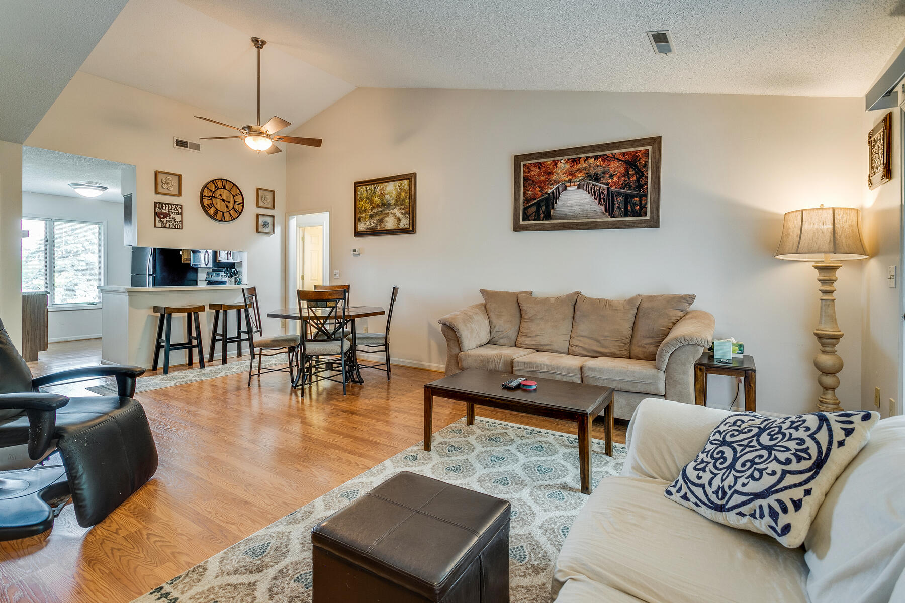 100 Wonderland Drive, 2c