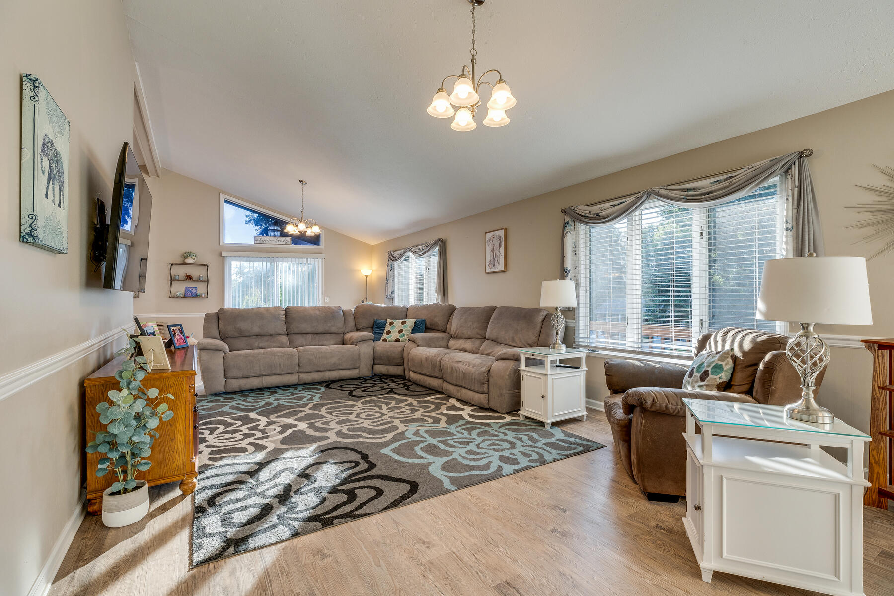 220 Longview Drive
