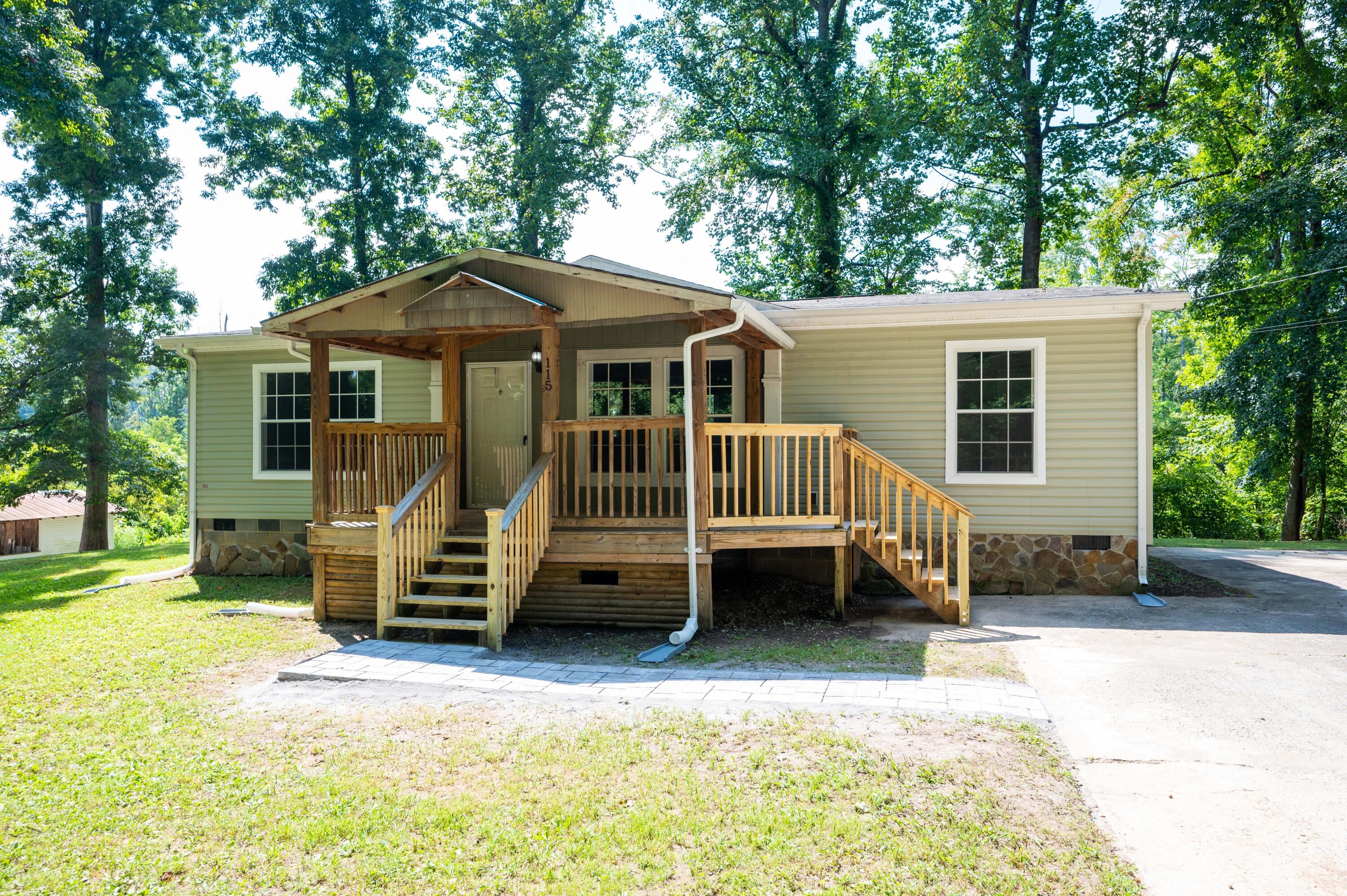 115 Leland Lane