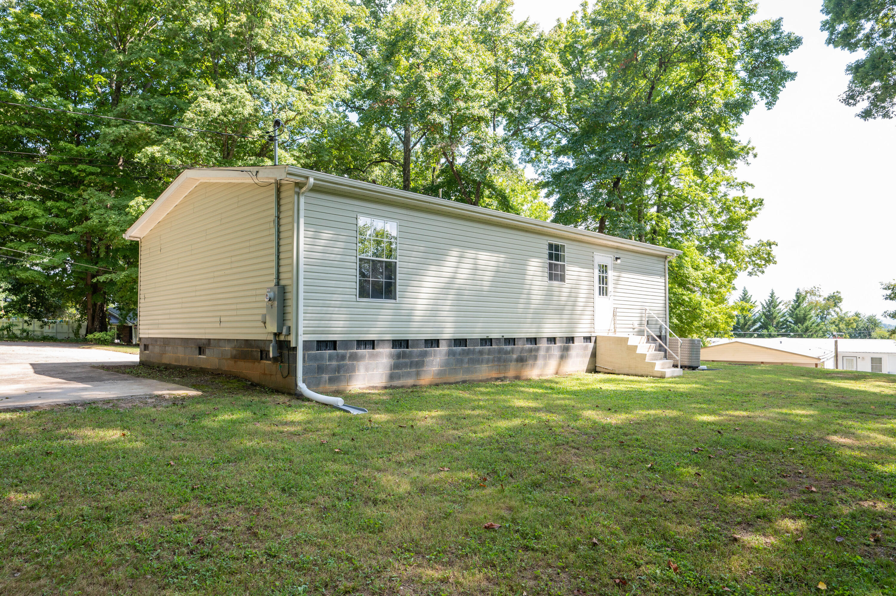 115 Leland Lane
