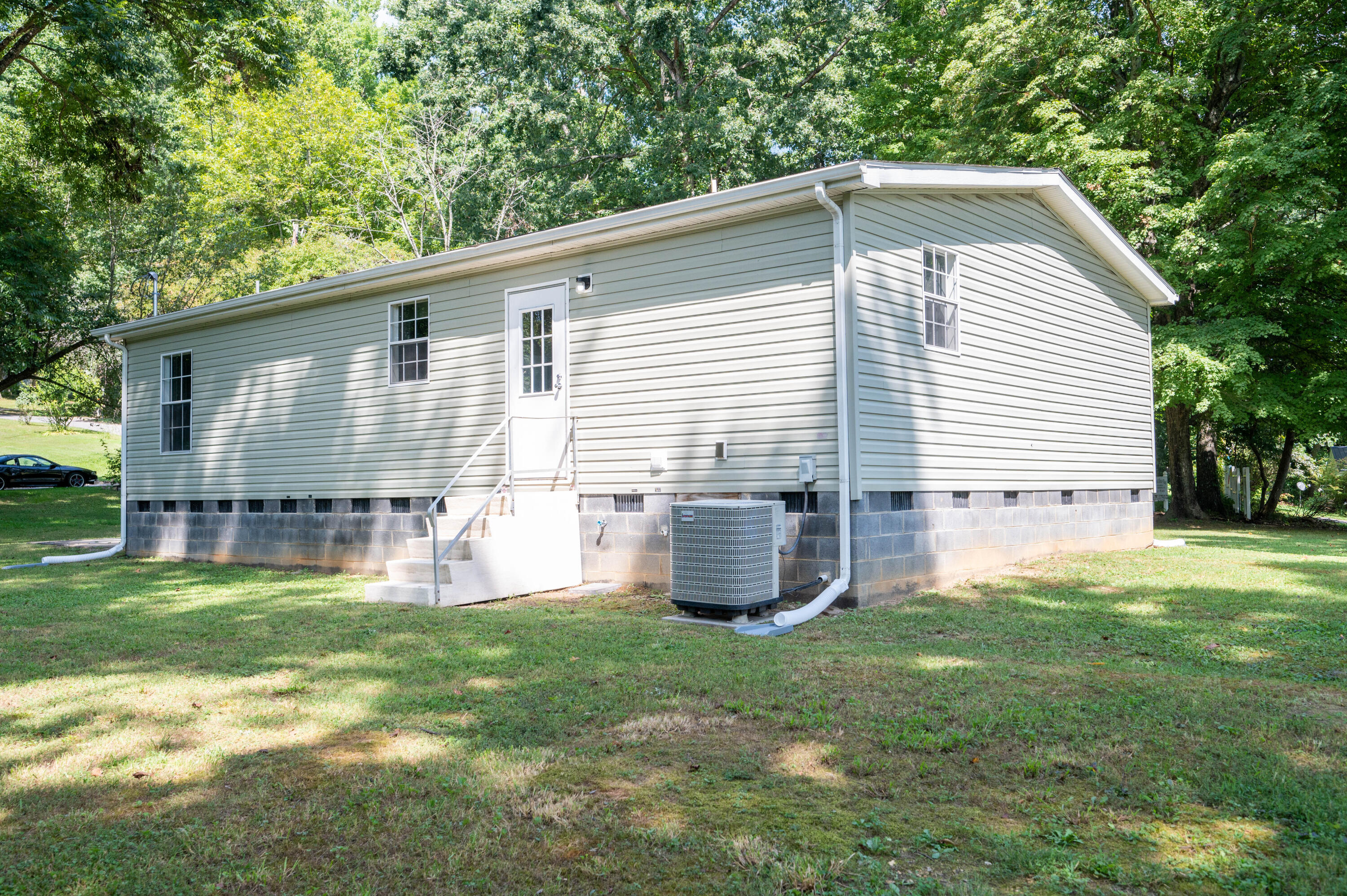 115 Leland Lane
