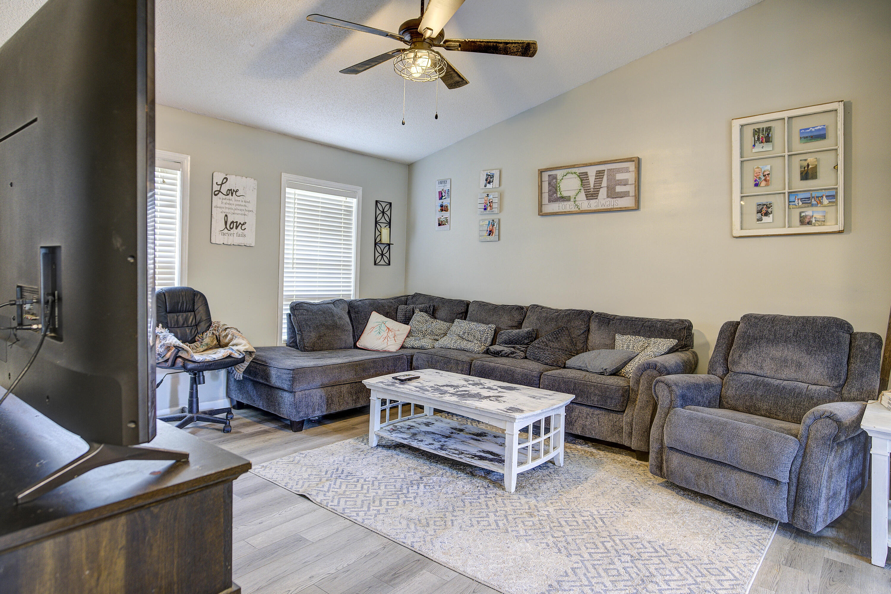 33 Mockingbird Court