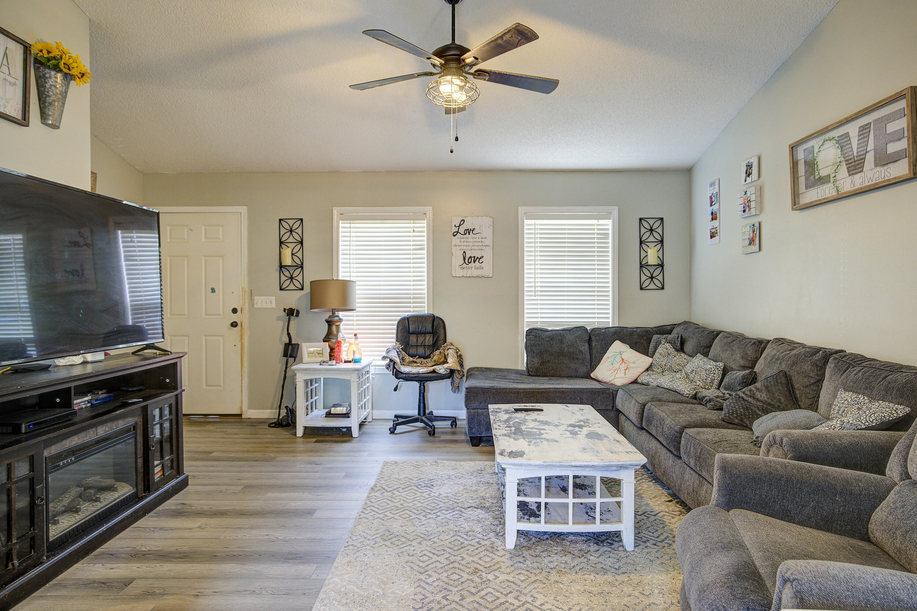 33 Mockingbird Court