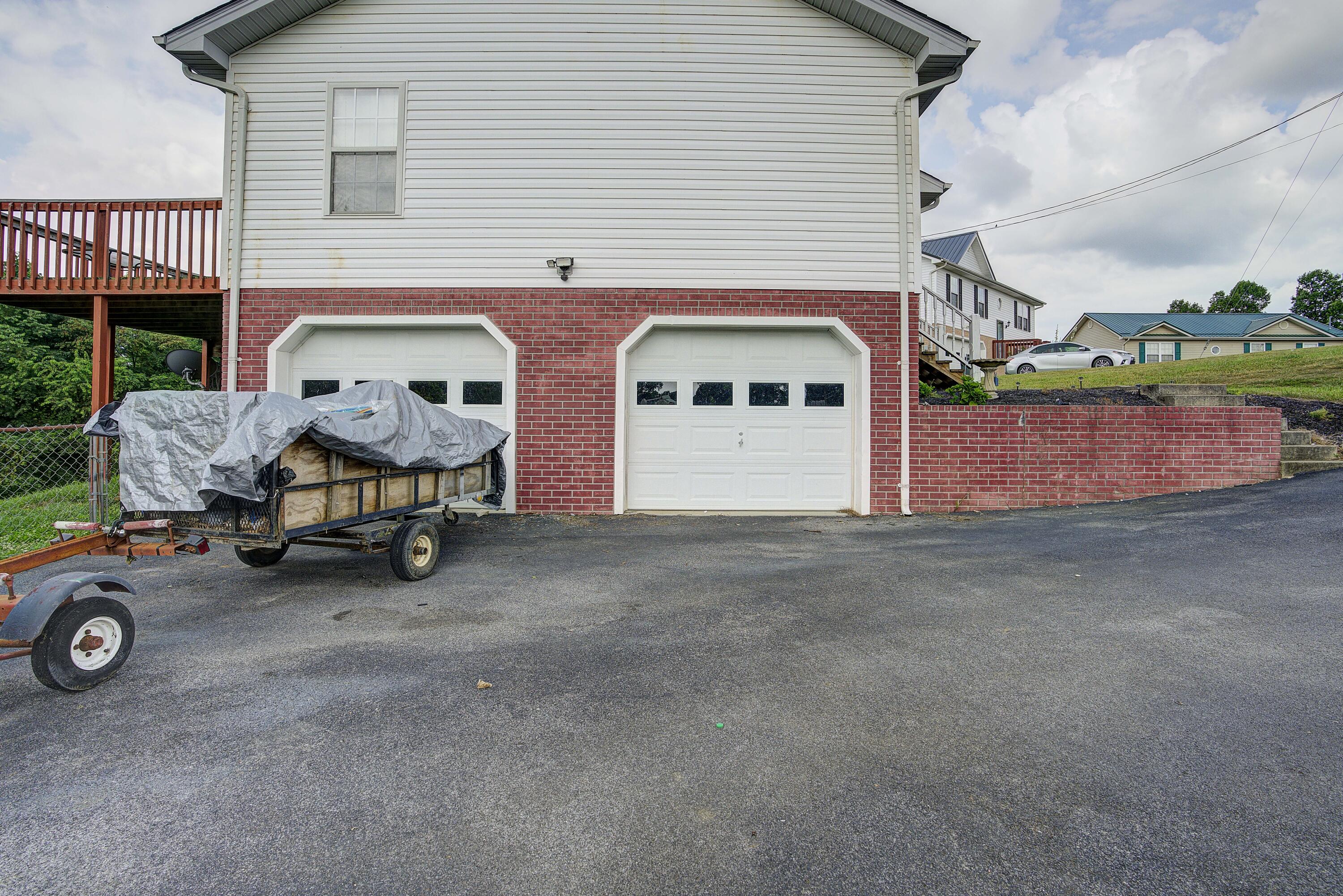 33 Mockingbird Court
