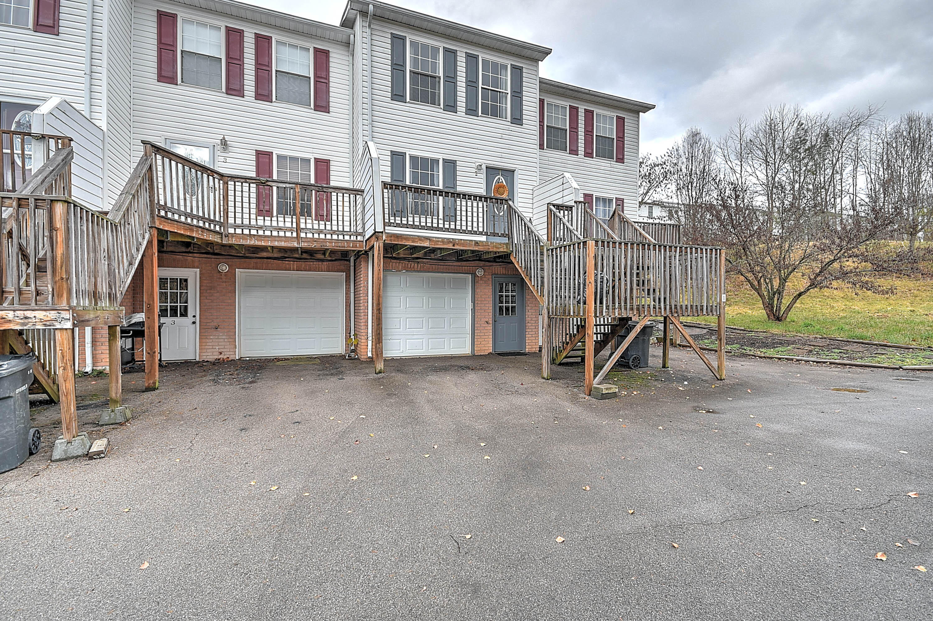 121 Bilco Street, 2