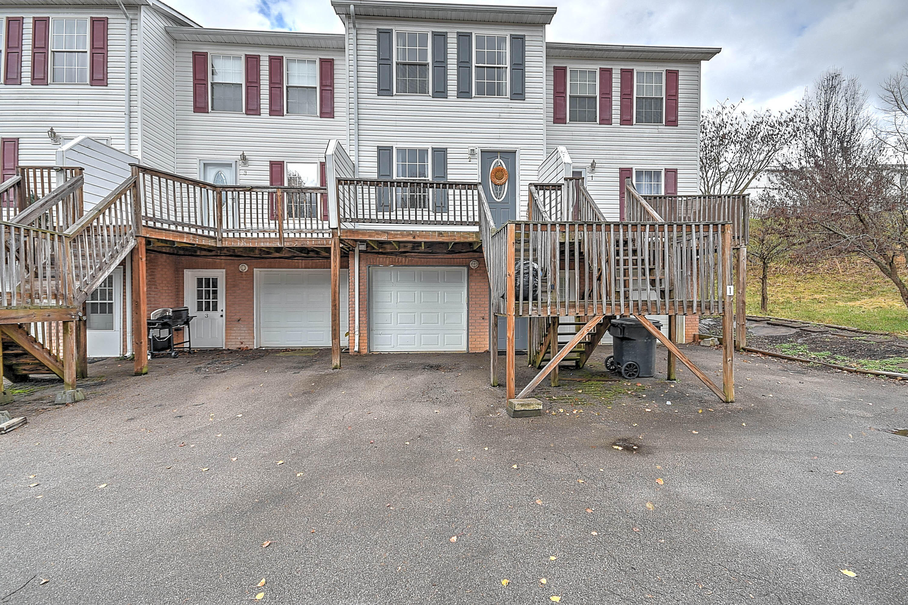 121 Bilco Street, 2