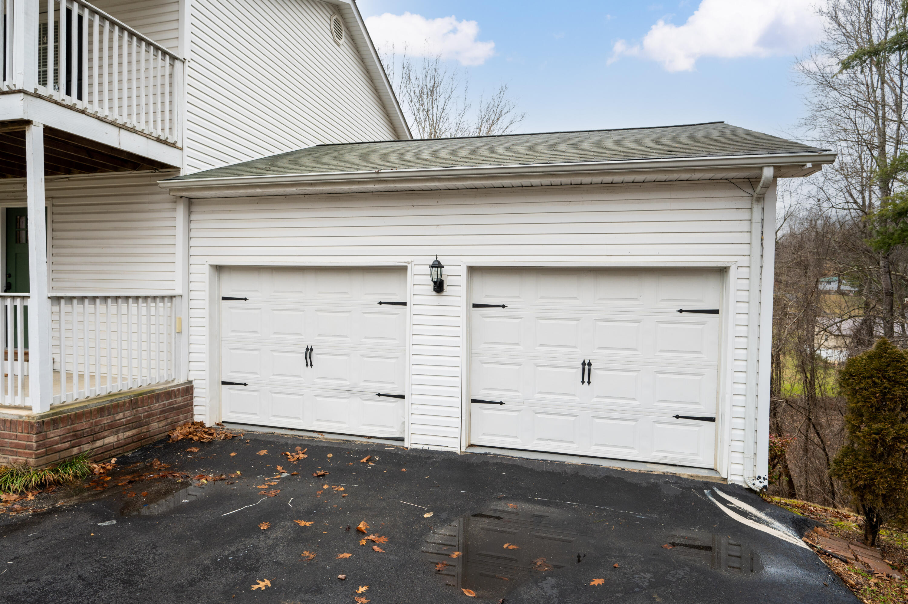 193 River Road