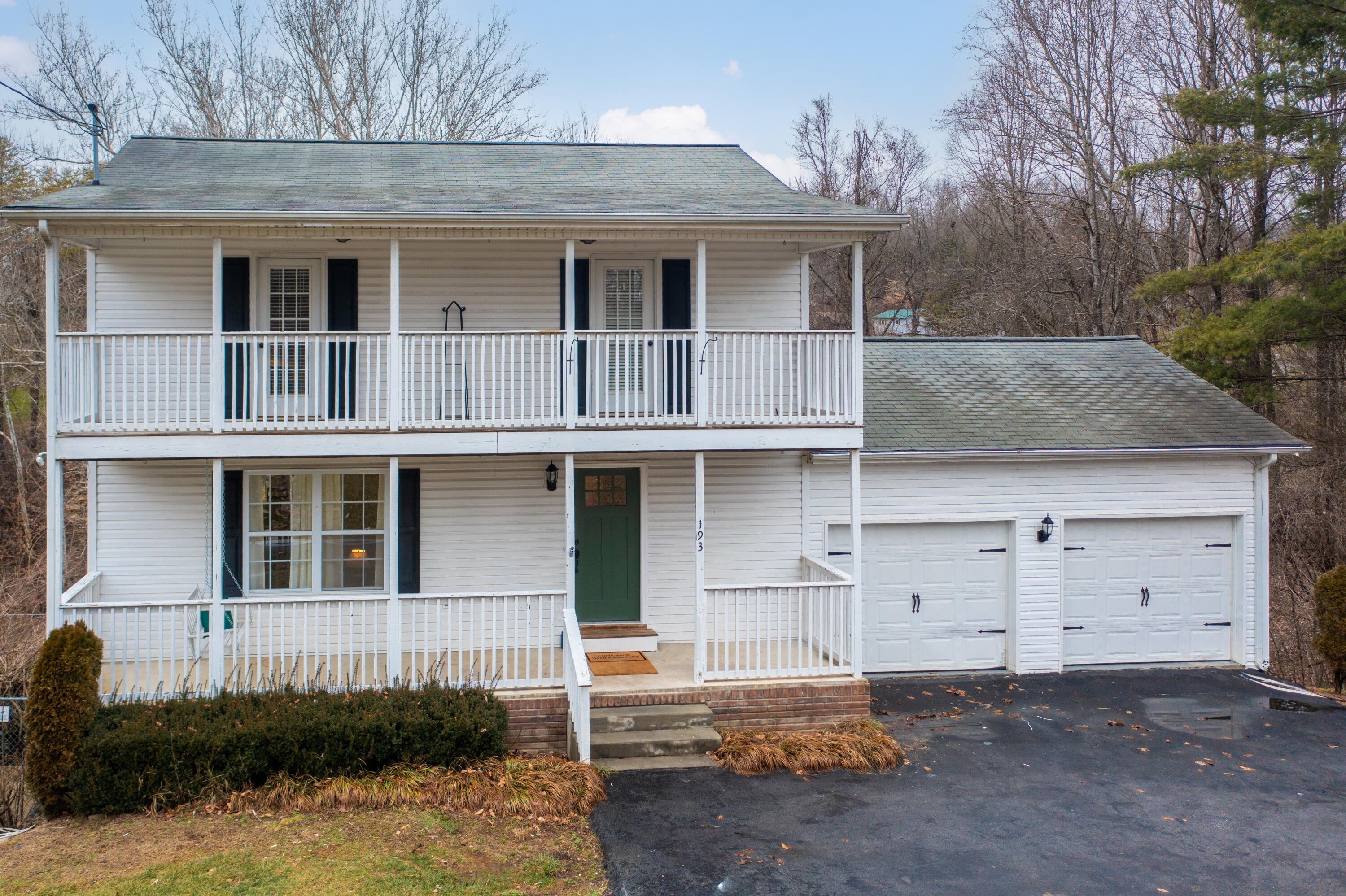 193 River Road