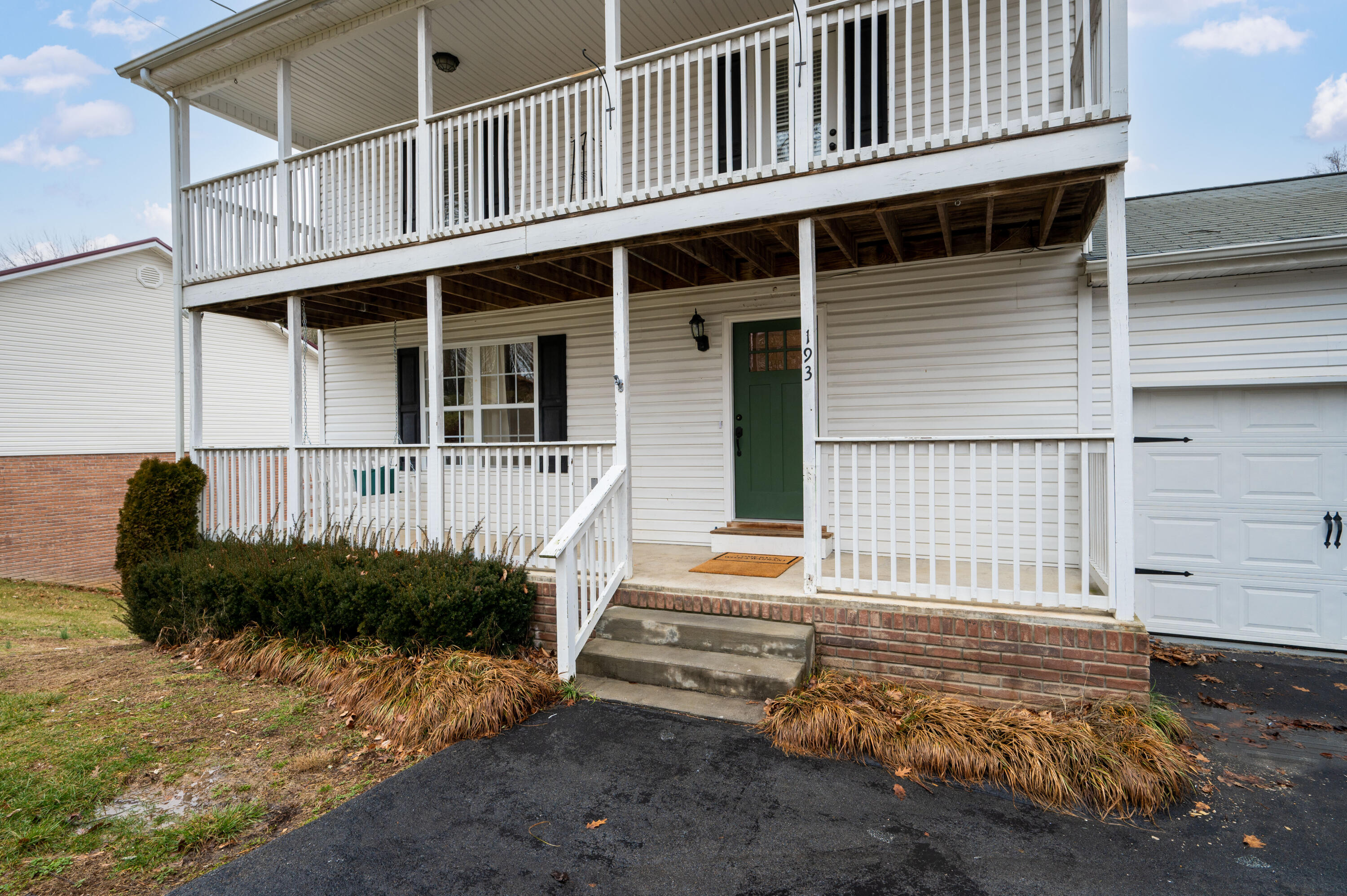 193 River Road