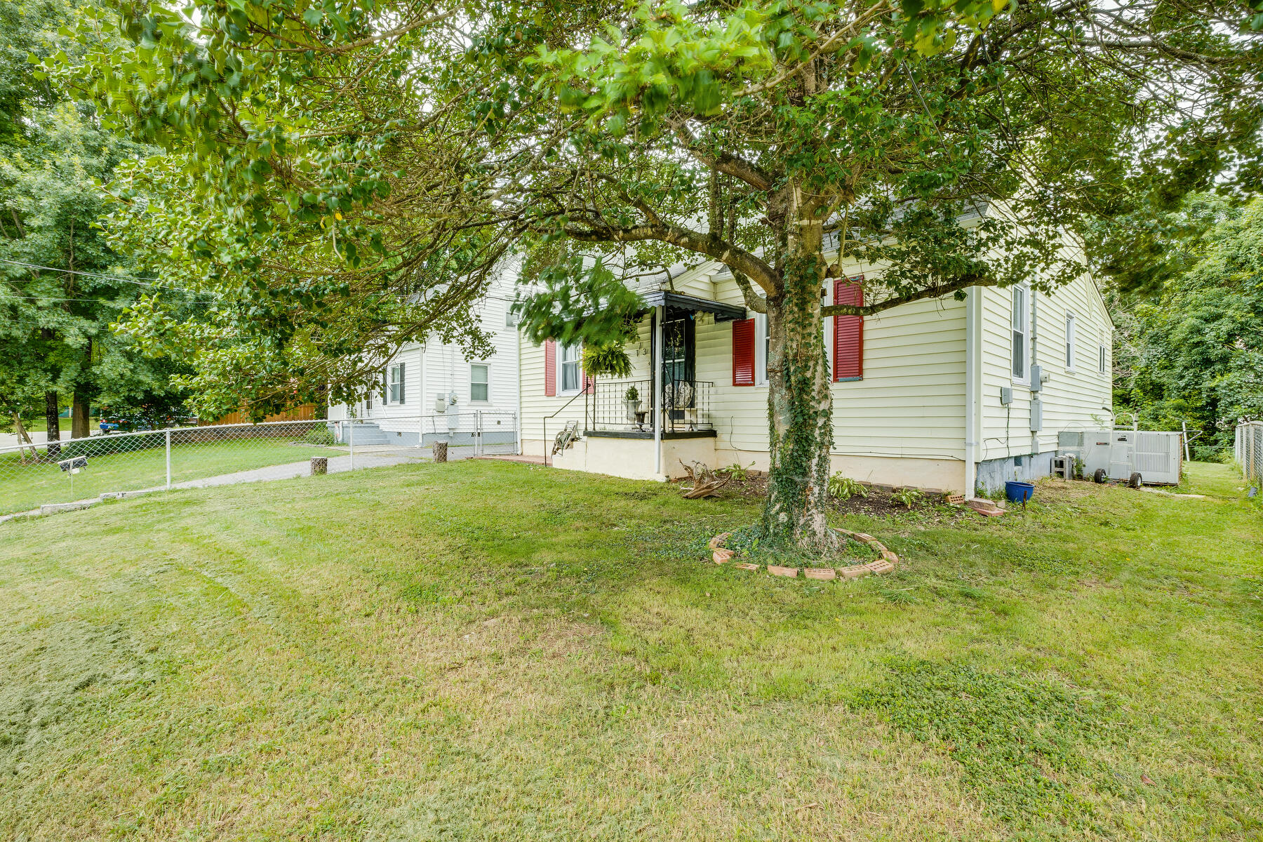 173 Seward Ave Avenue