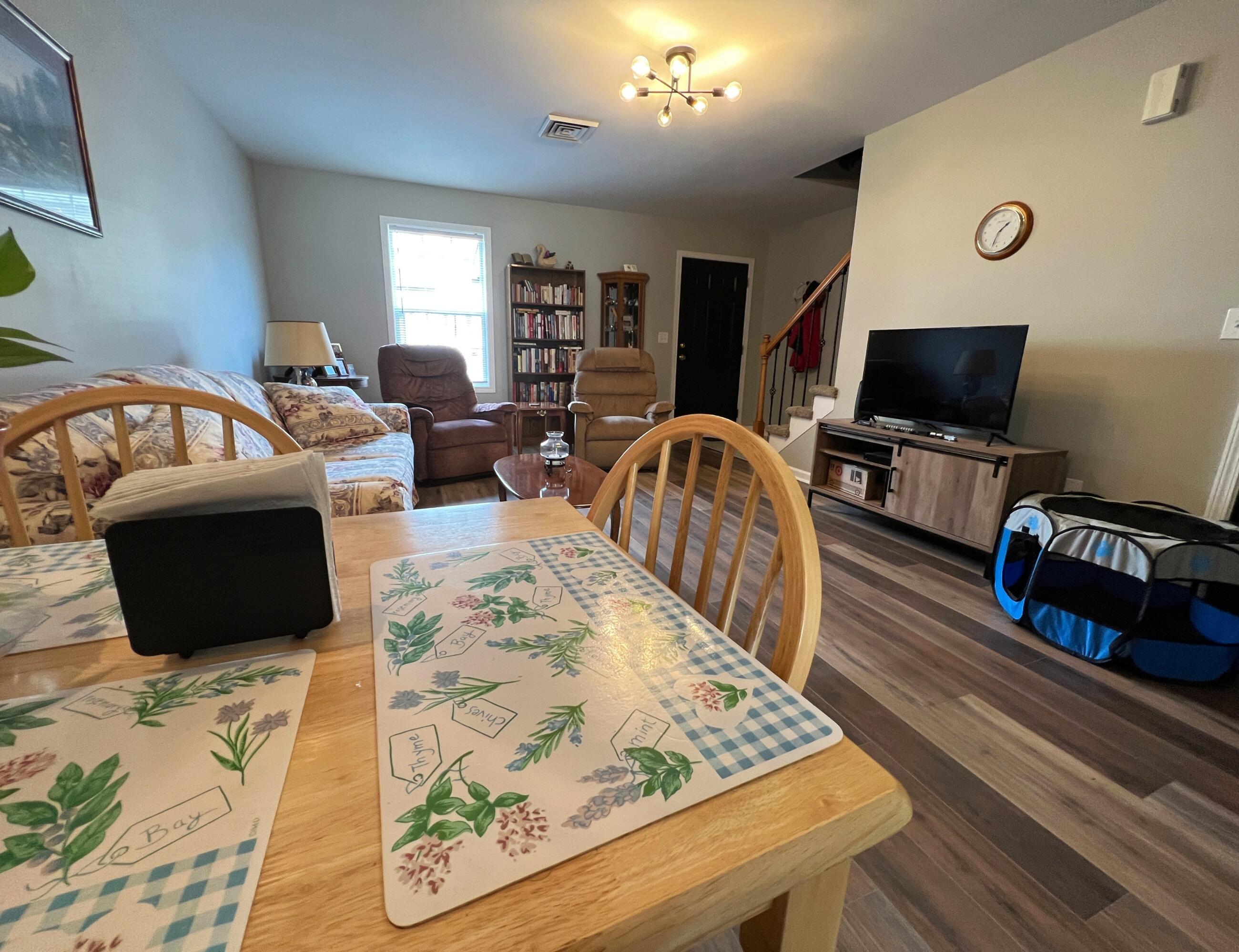 2420 Volunteer Parkway, 39
