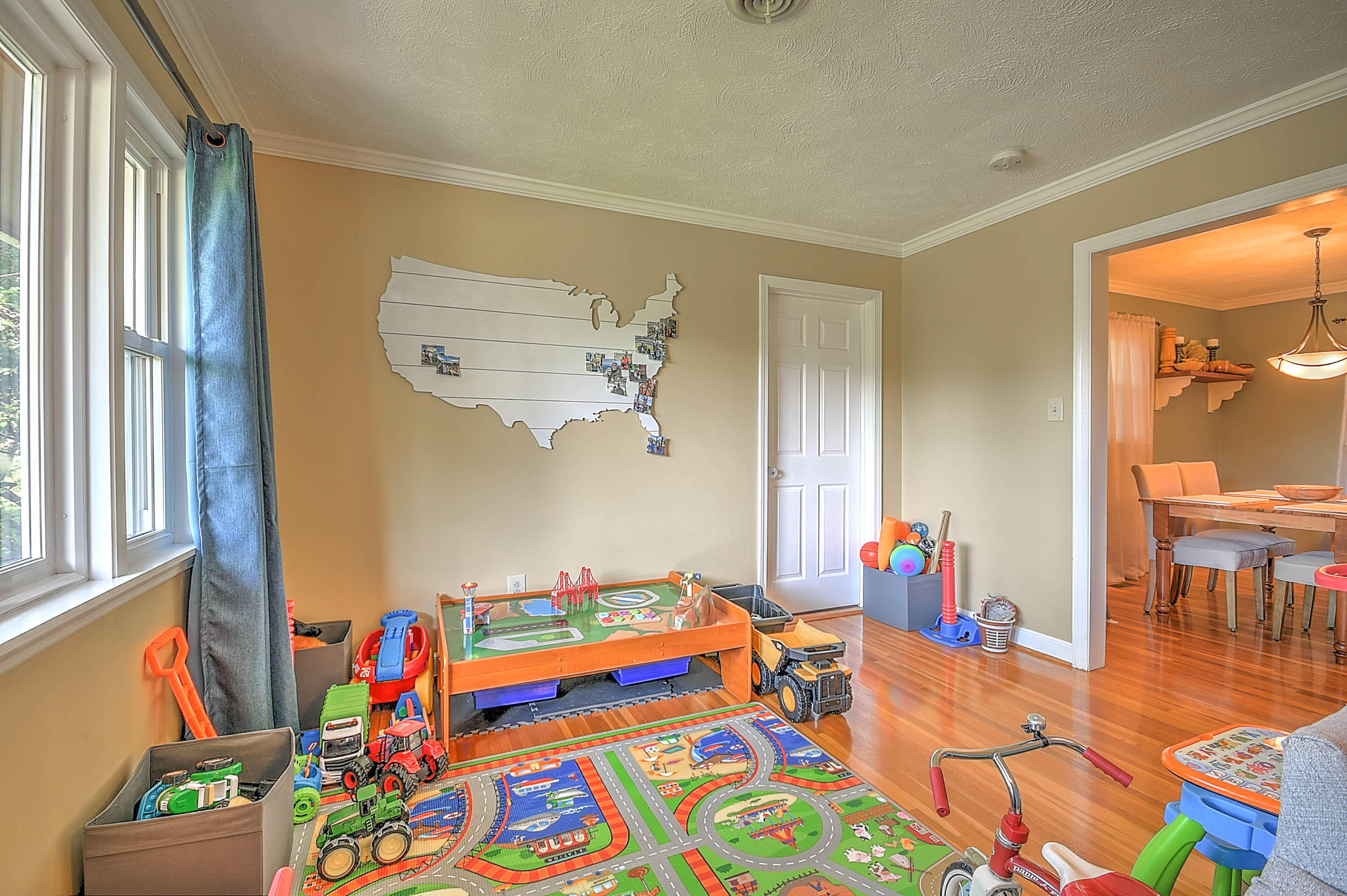 212 Carolyn Circle