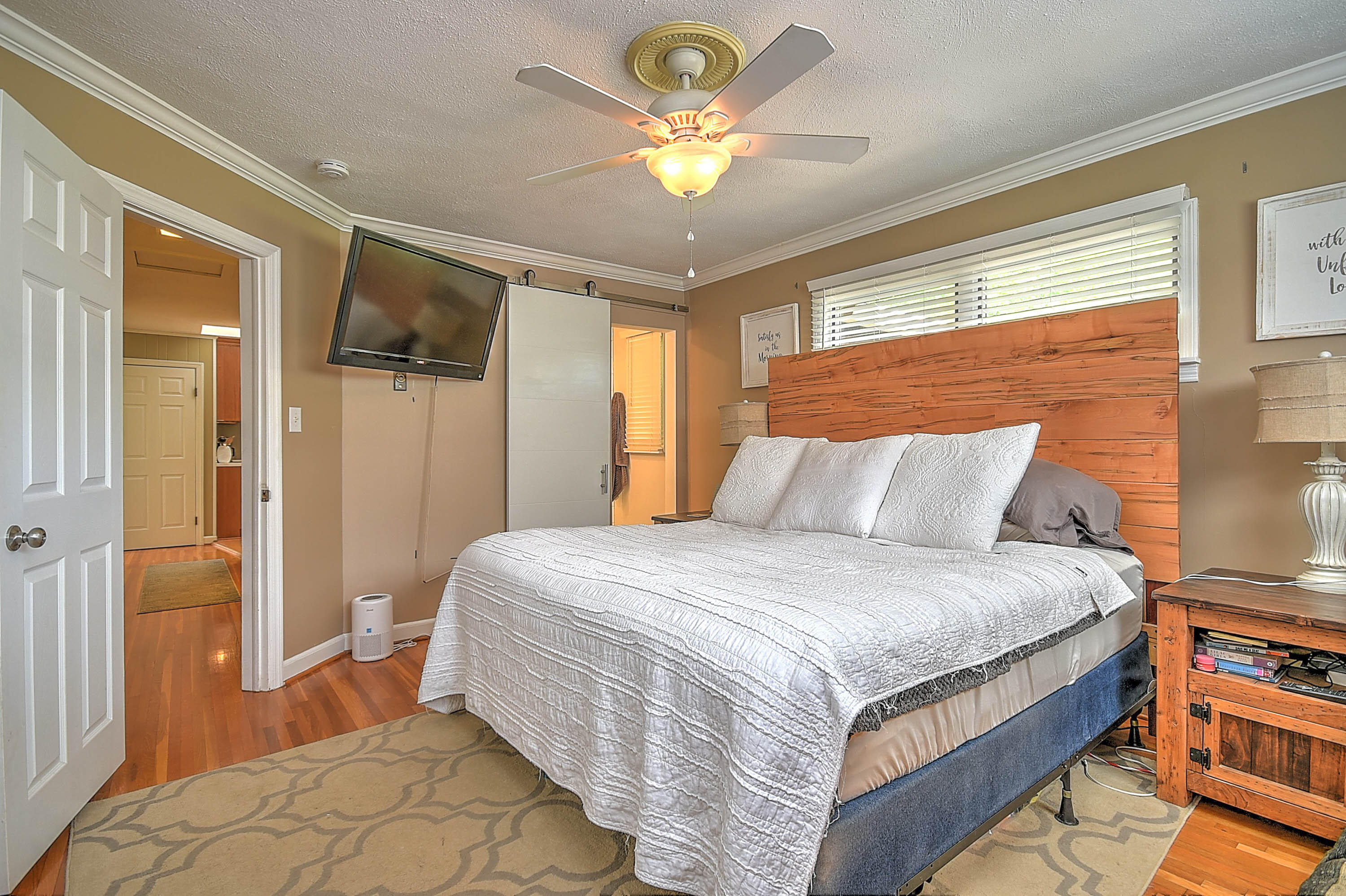 212 Carolyn Circle