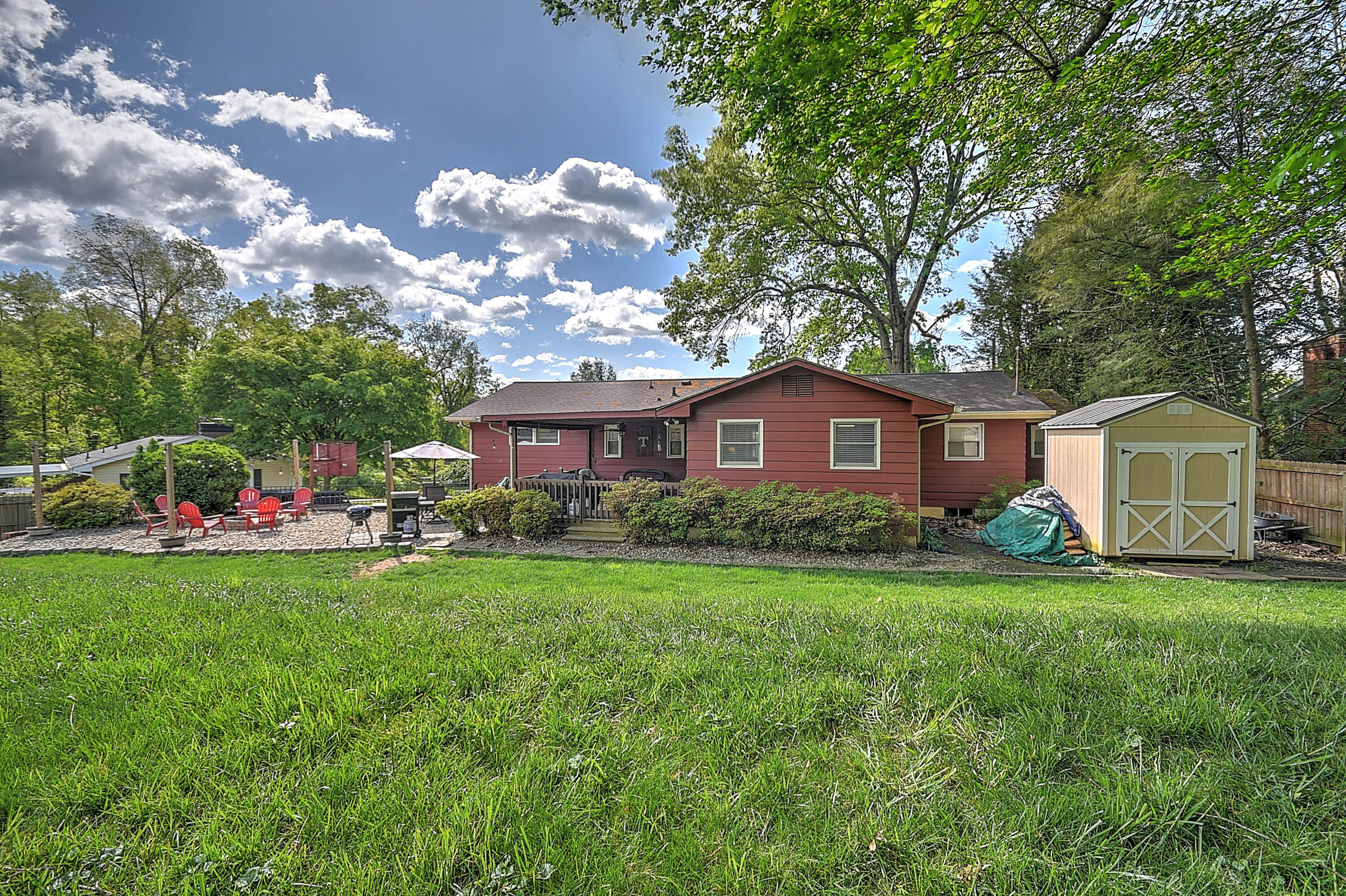 212 Carolyn Circle