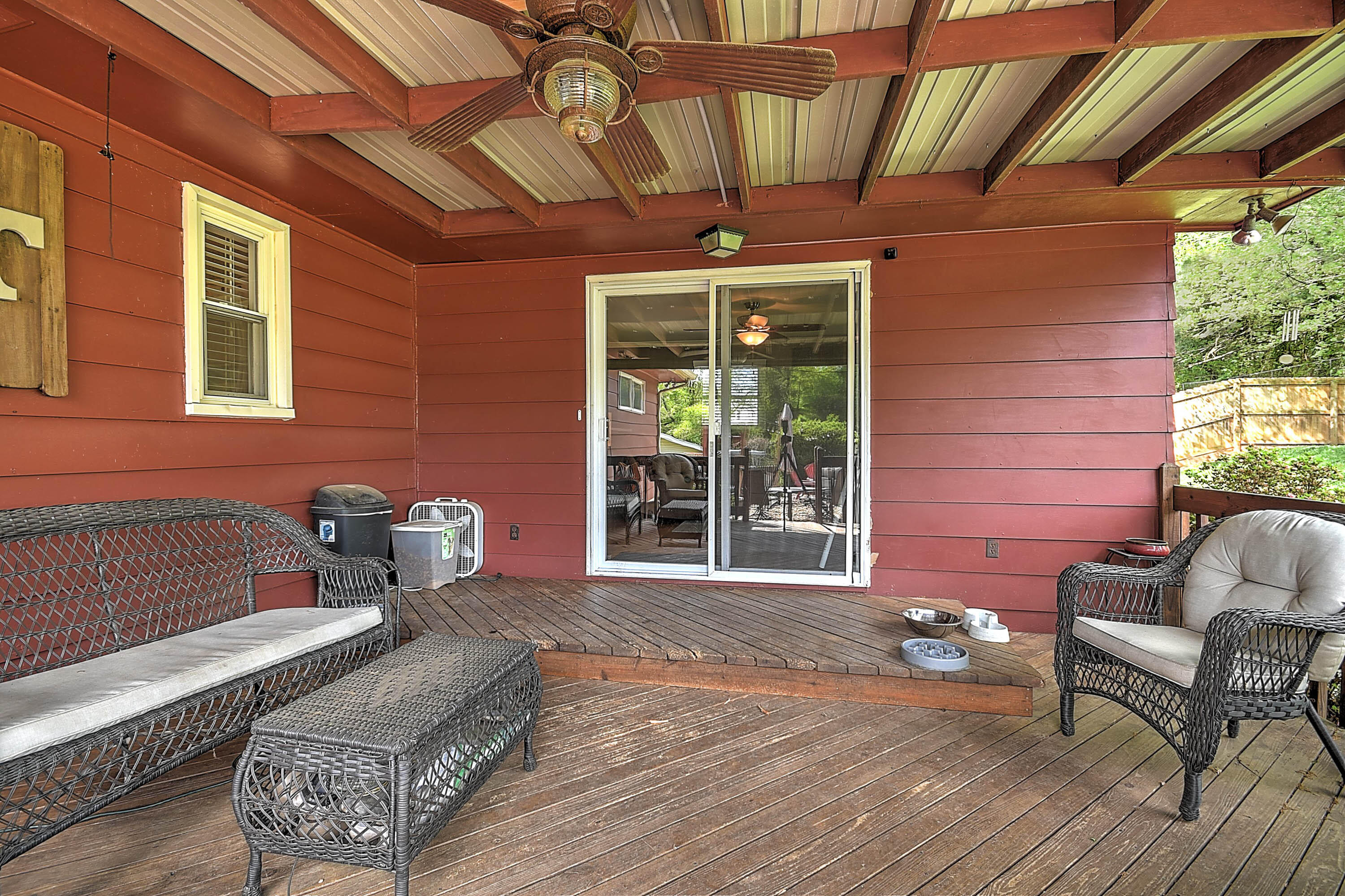 212 Carolyn Circle