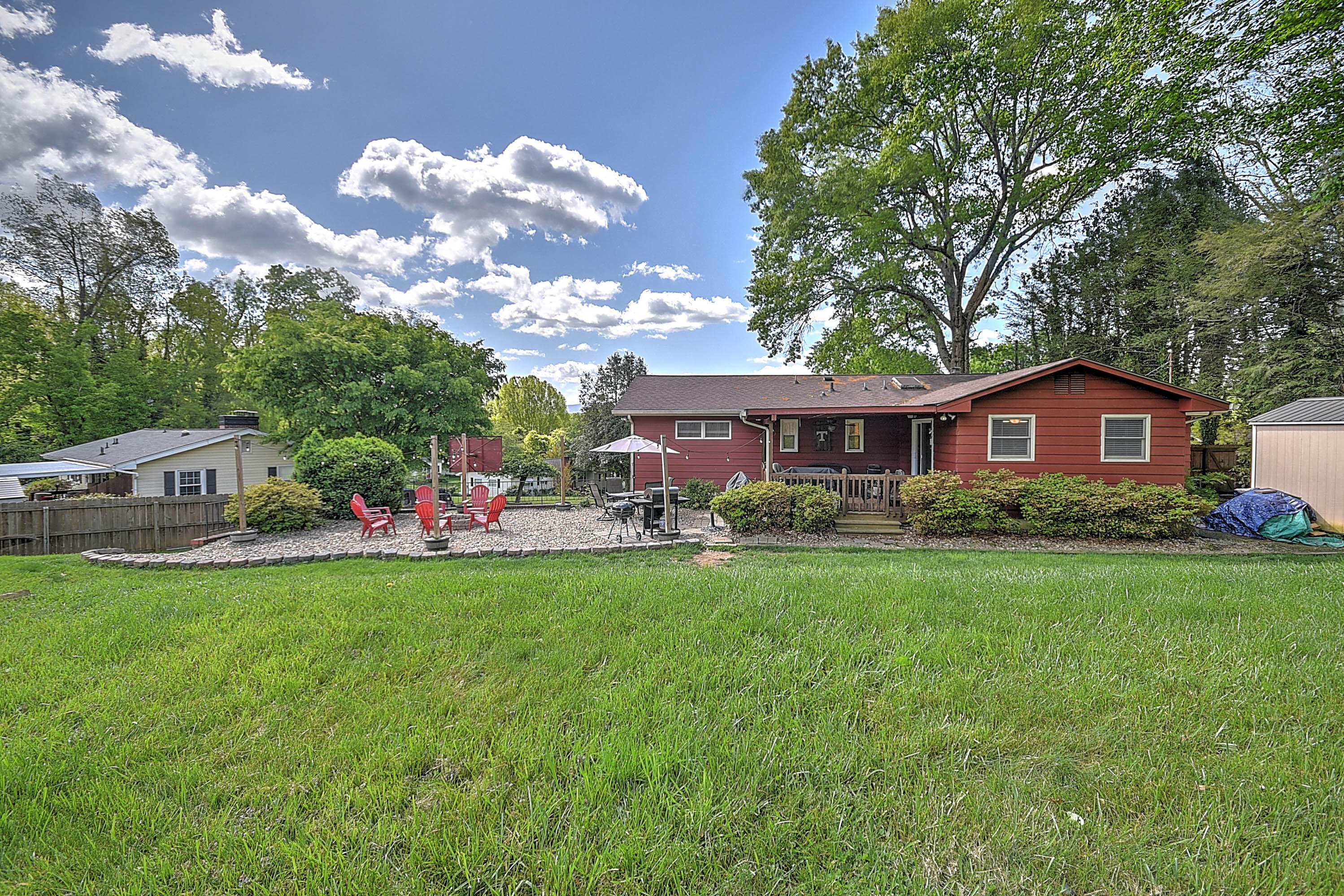 212 Carolyn Circle