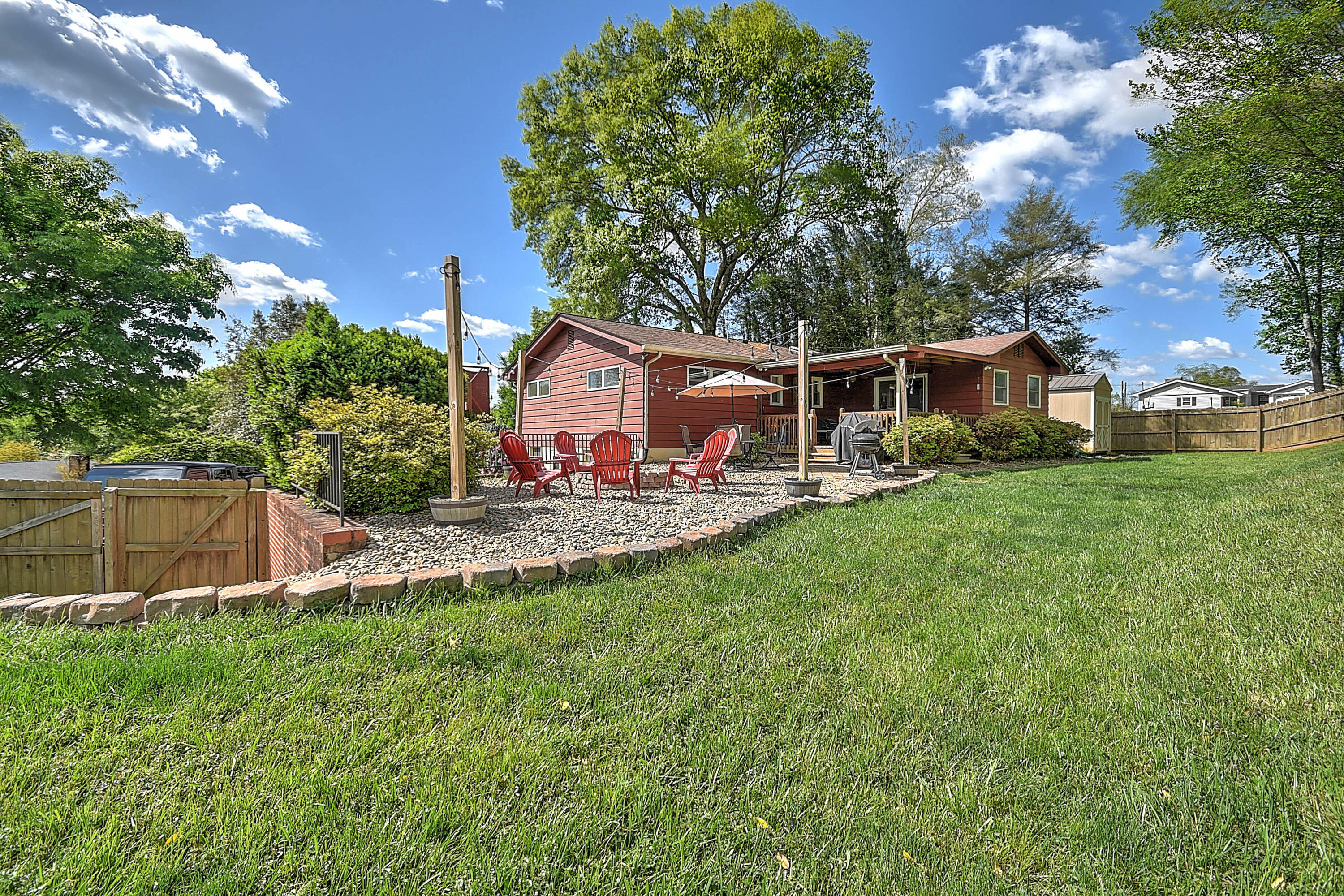 212 Carolyn Circle