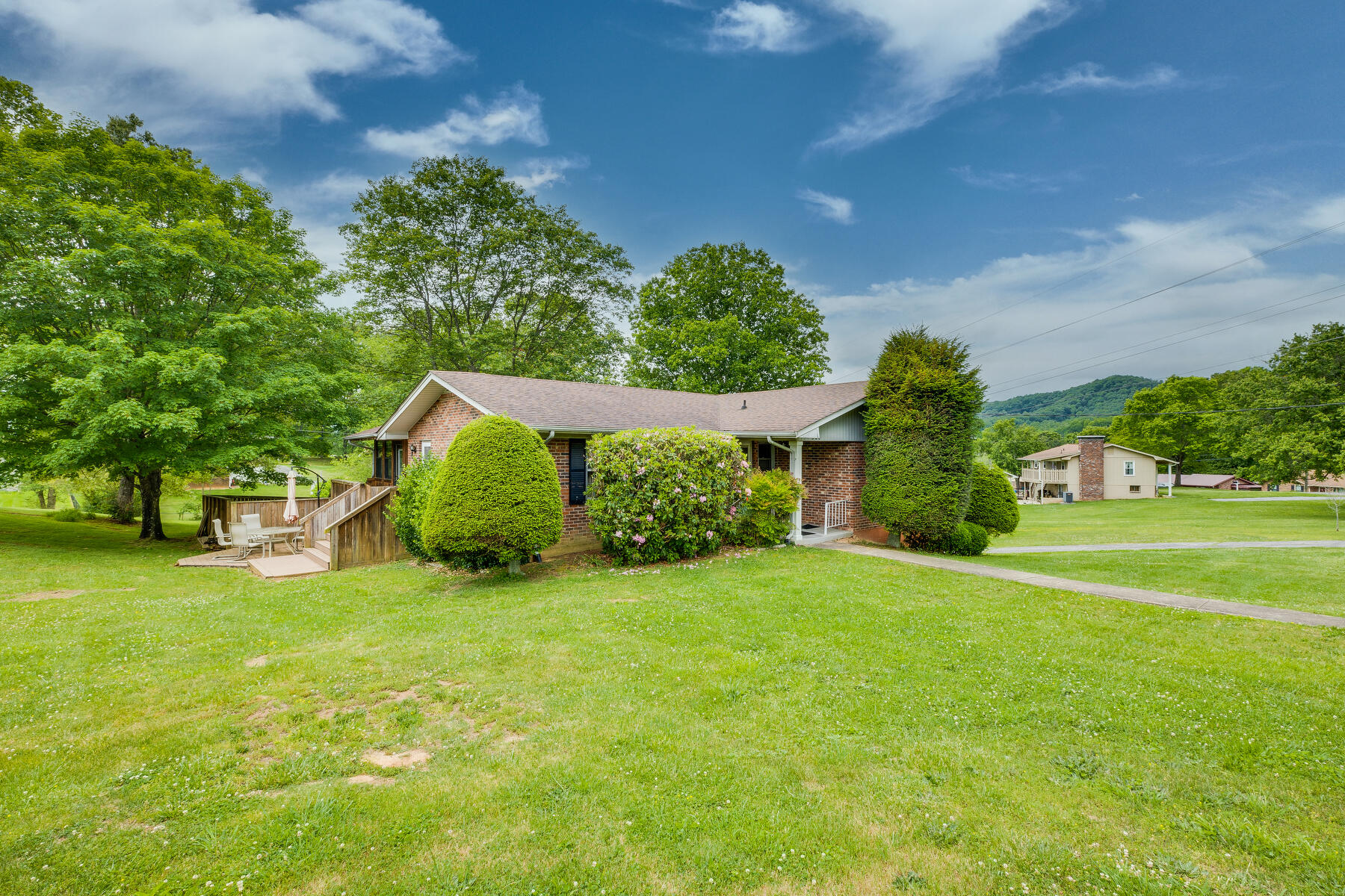 340 Springfield Dr