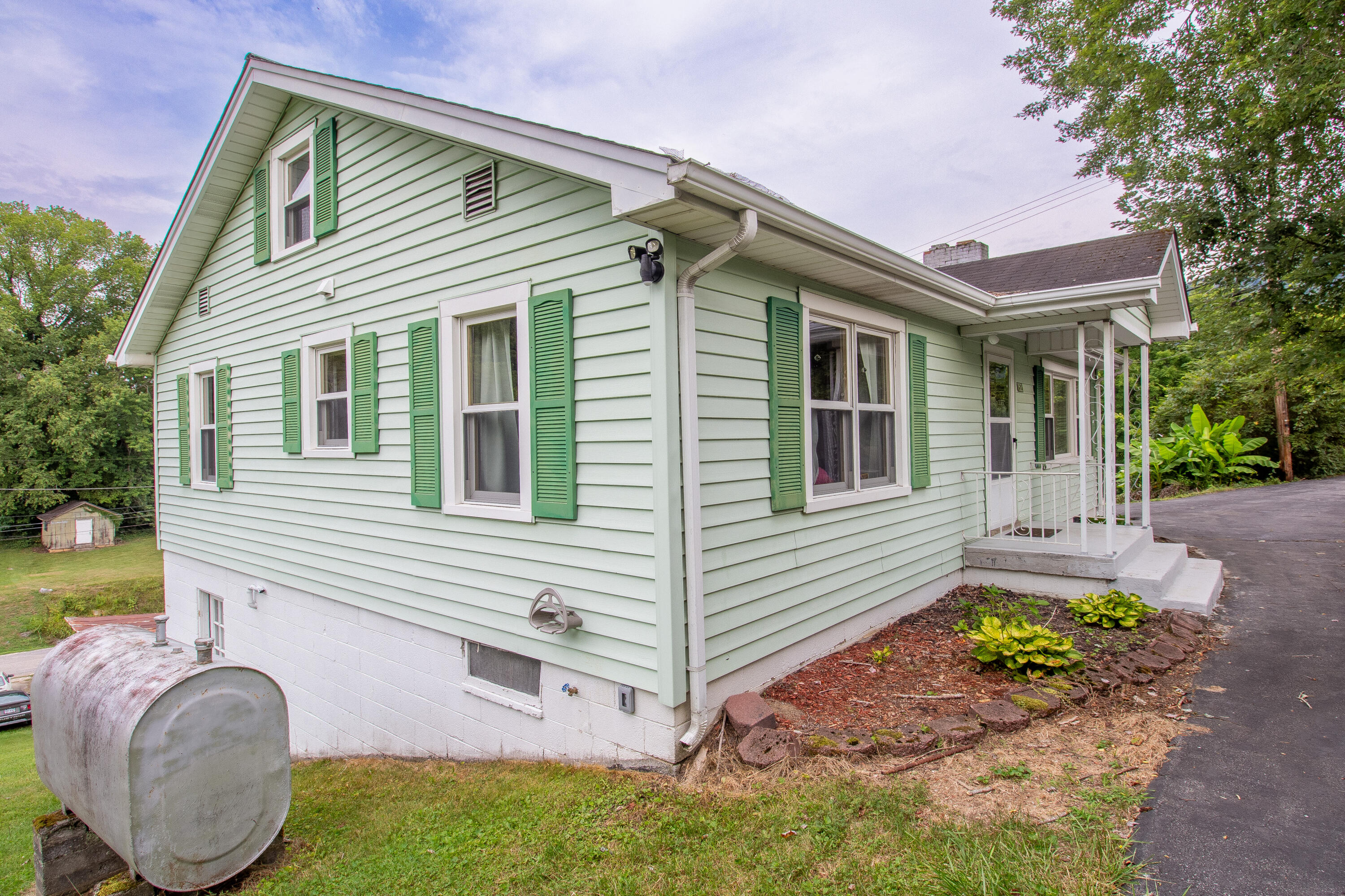 152 Woodland Street