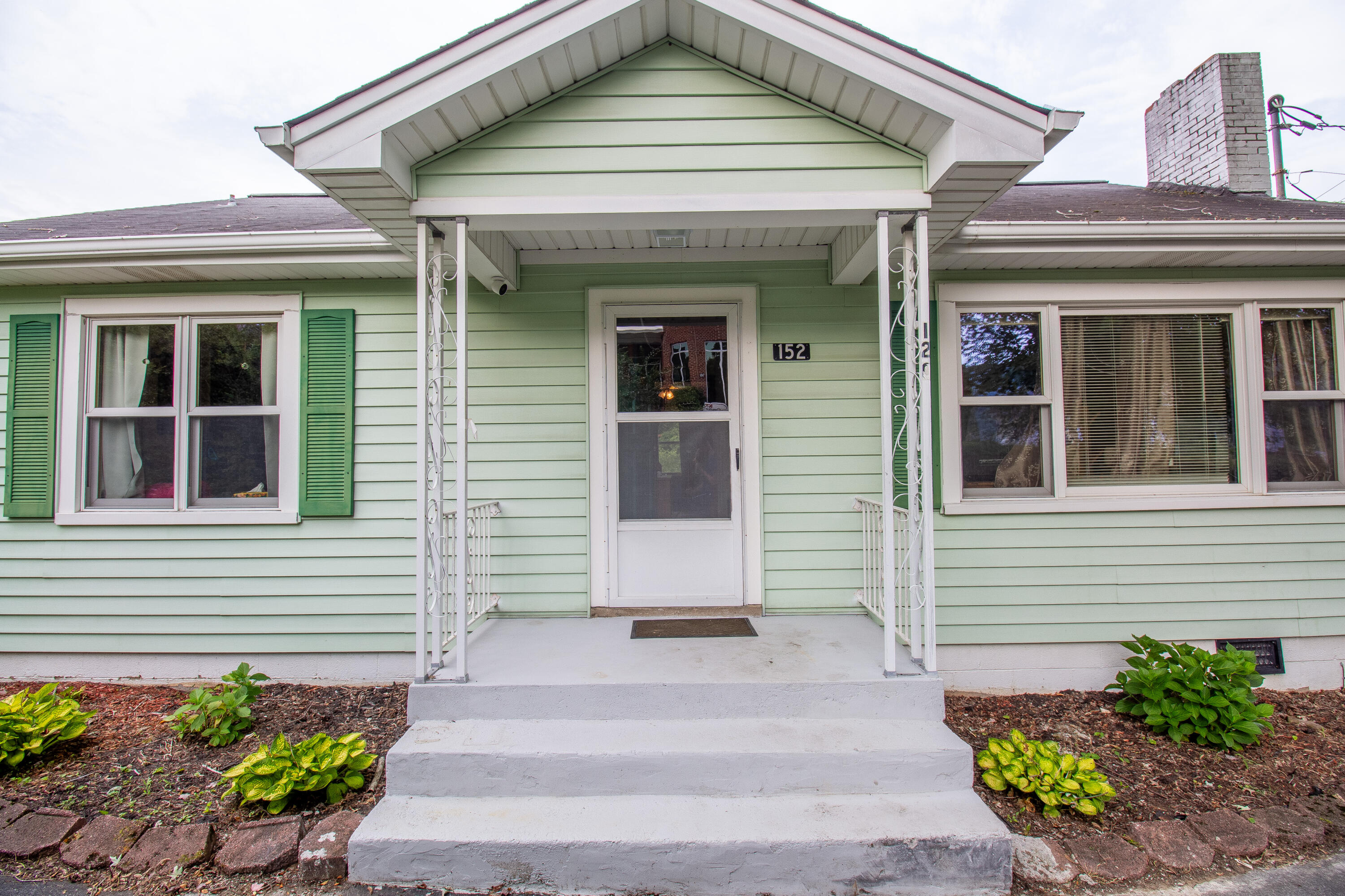 152 Woodland Street