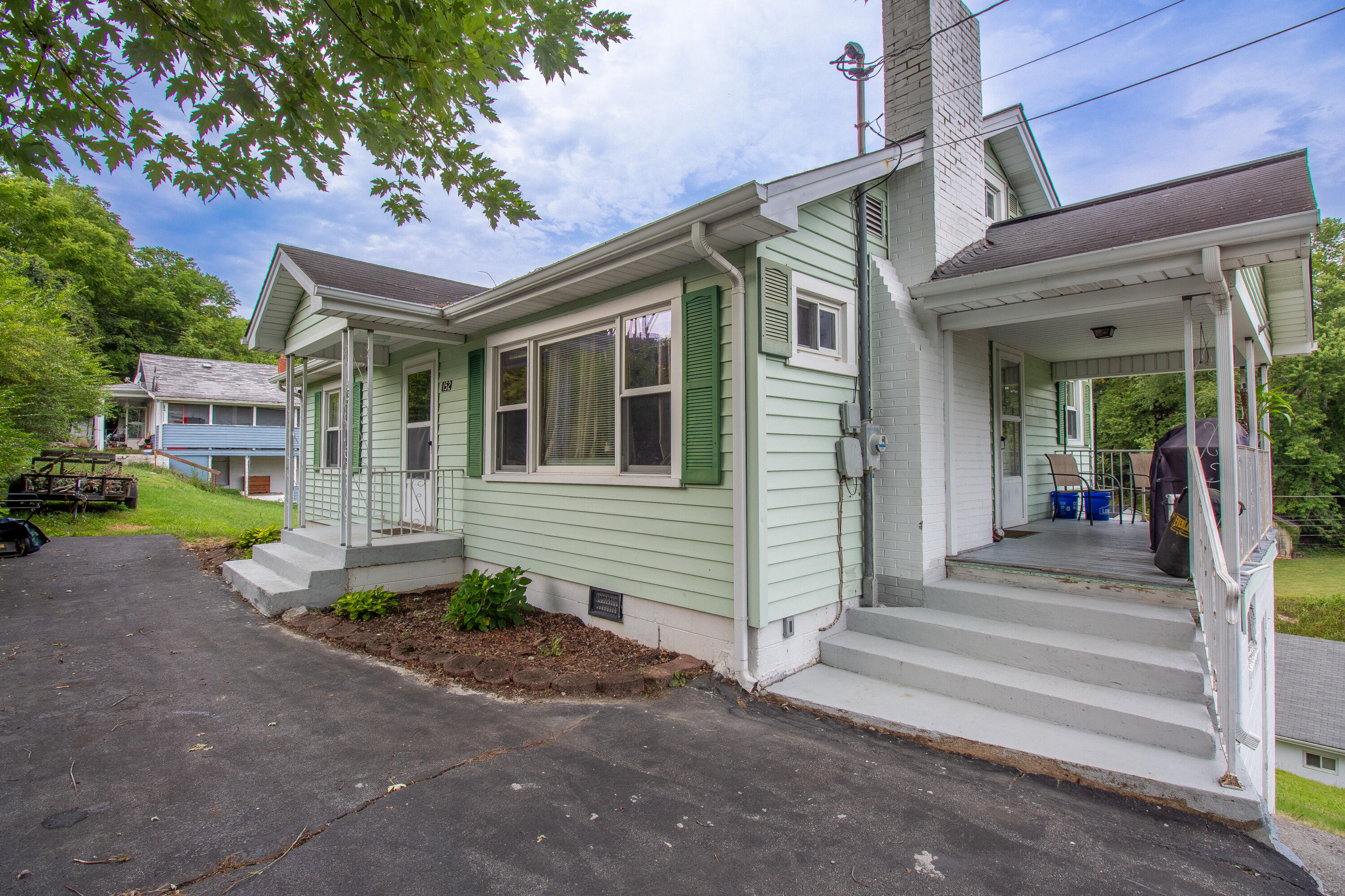 152 Woodland Street